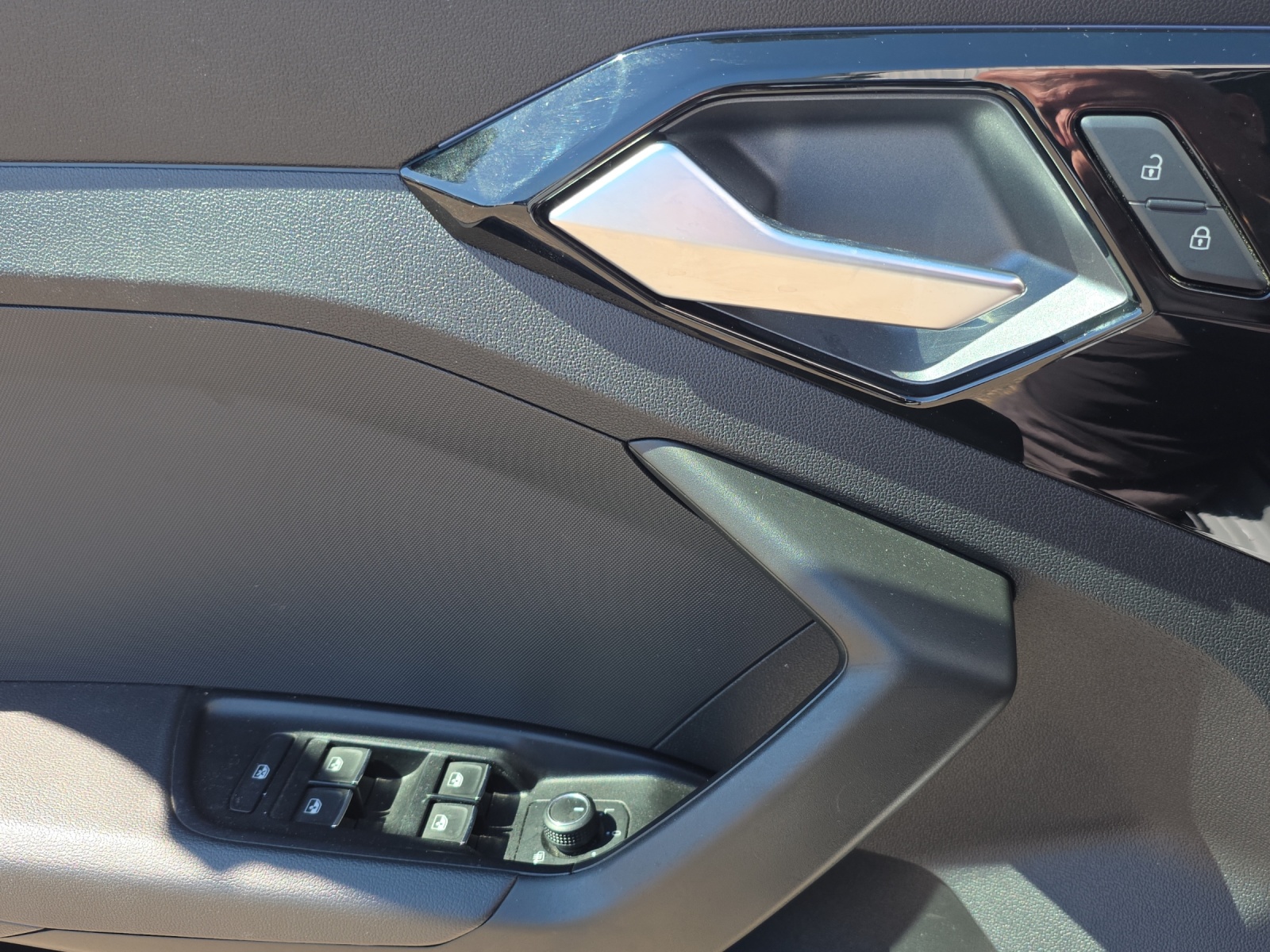 AUDI A1 City Carver 30 TFSI Attraction S-tronic-image-15