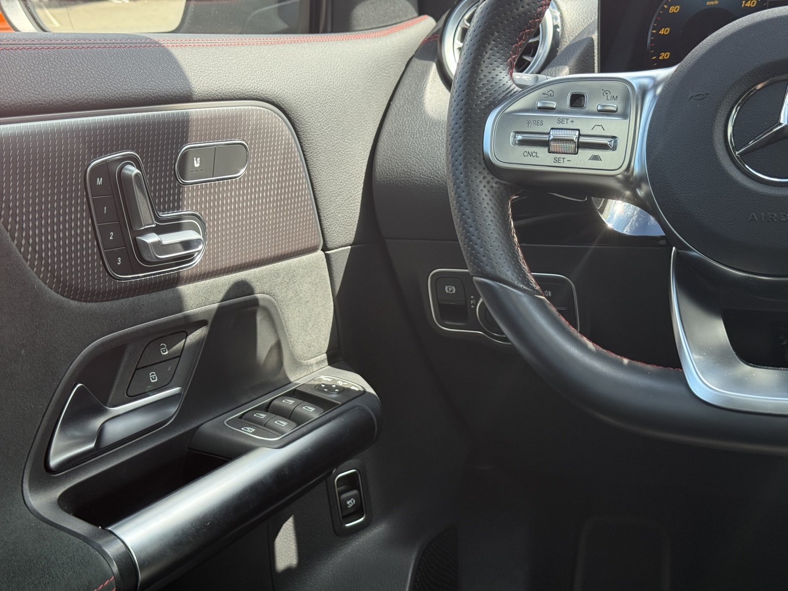 MERCEDES-BENZ EQA 350 AMG Line 4Matic-image-12