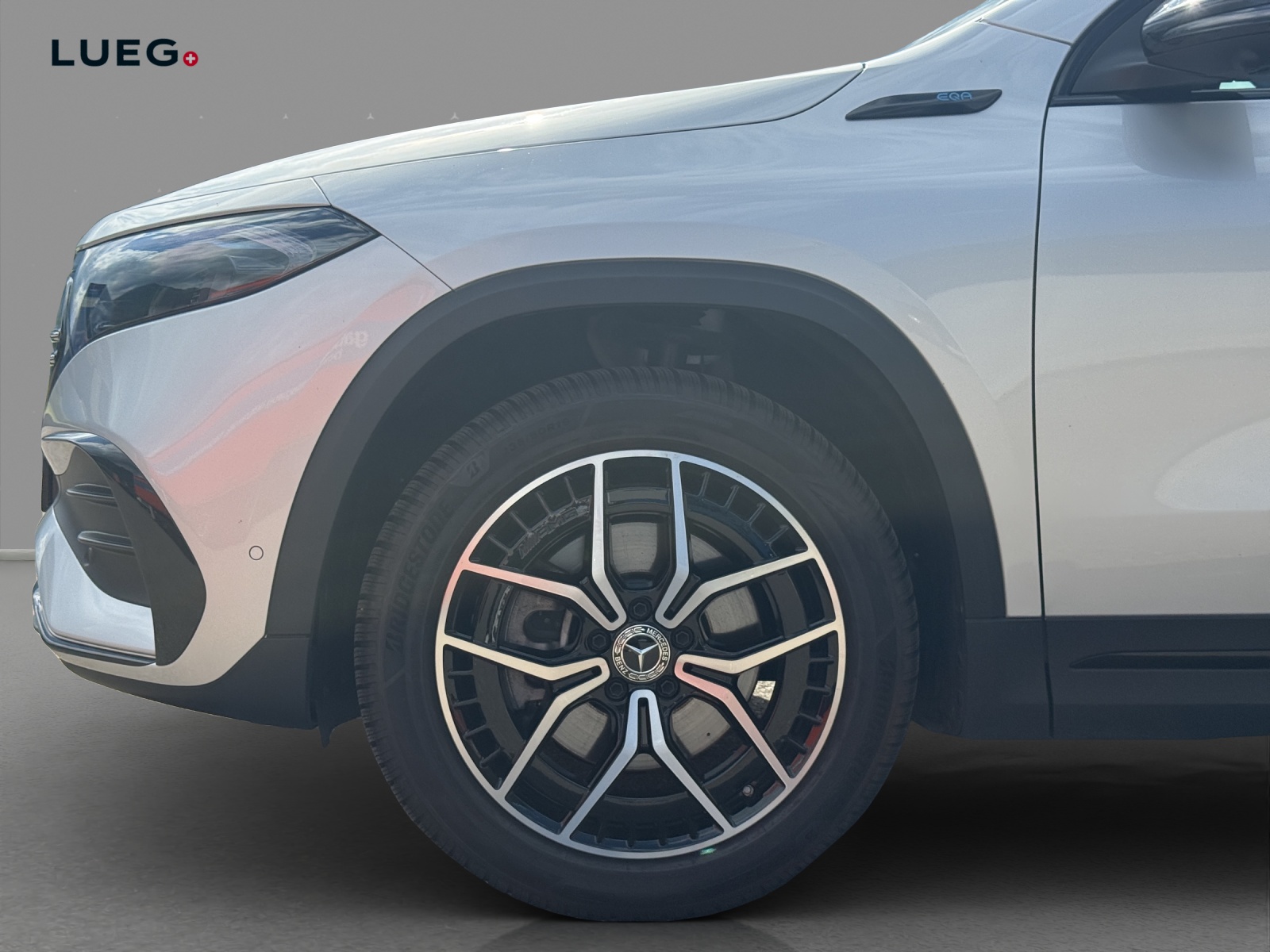MERCEDES-BENZ EQA 350 AMG Line 4Matic-image-6