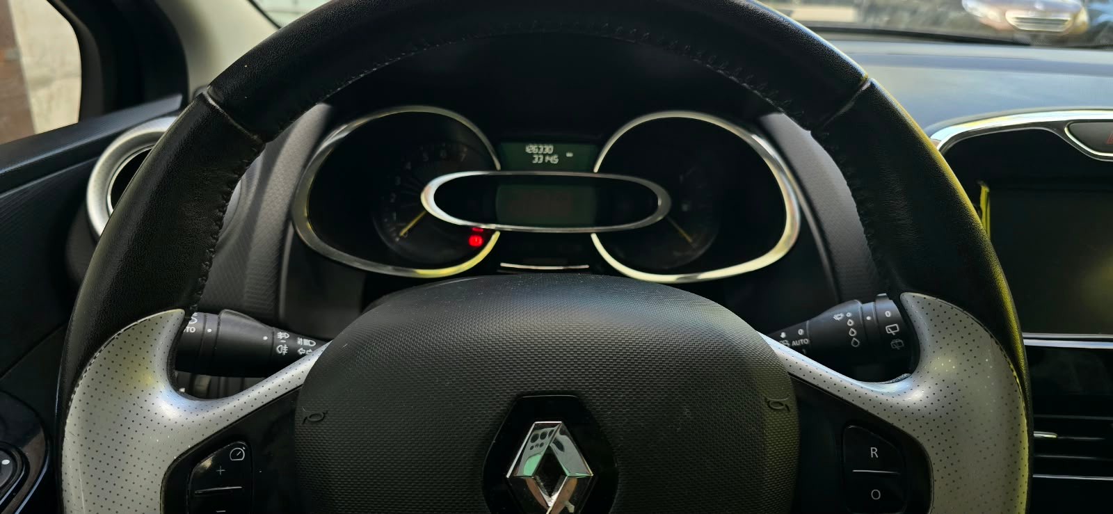 RENAULT Clio 0.9 12V Expression-image-9