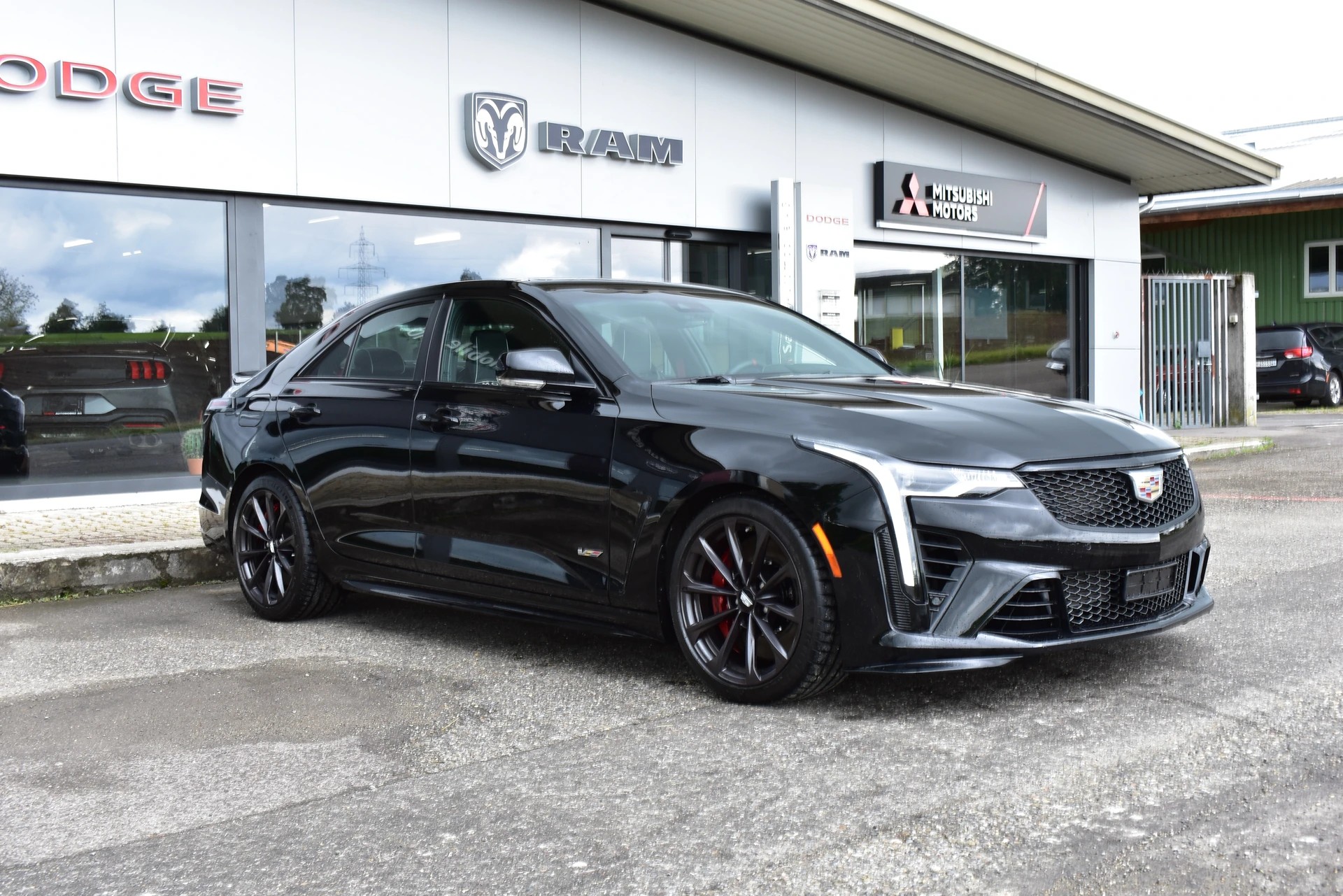 CADILLAC CT4 Blackwing-image-2