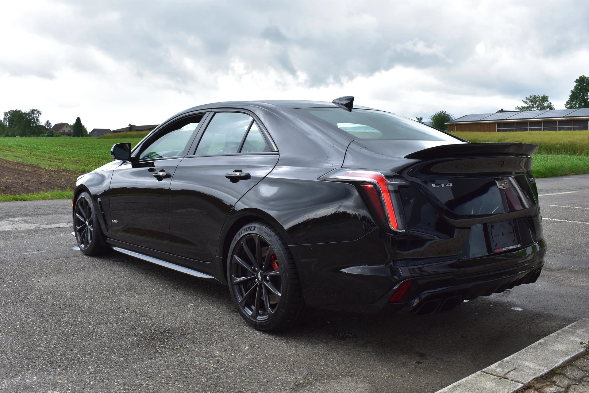 CADILLAC CT4 Blackwing-image-4