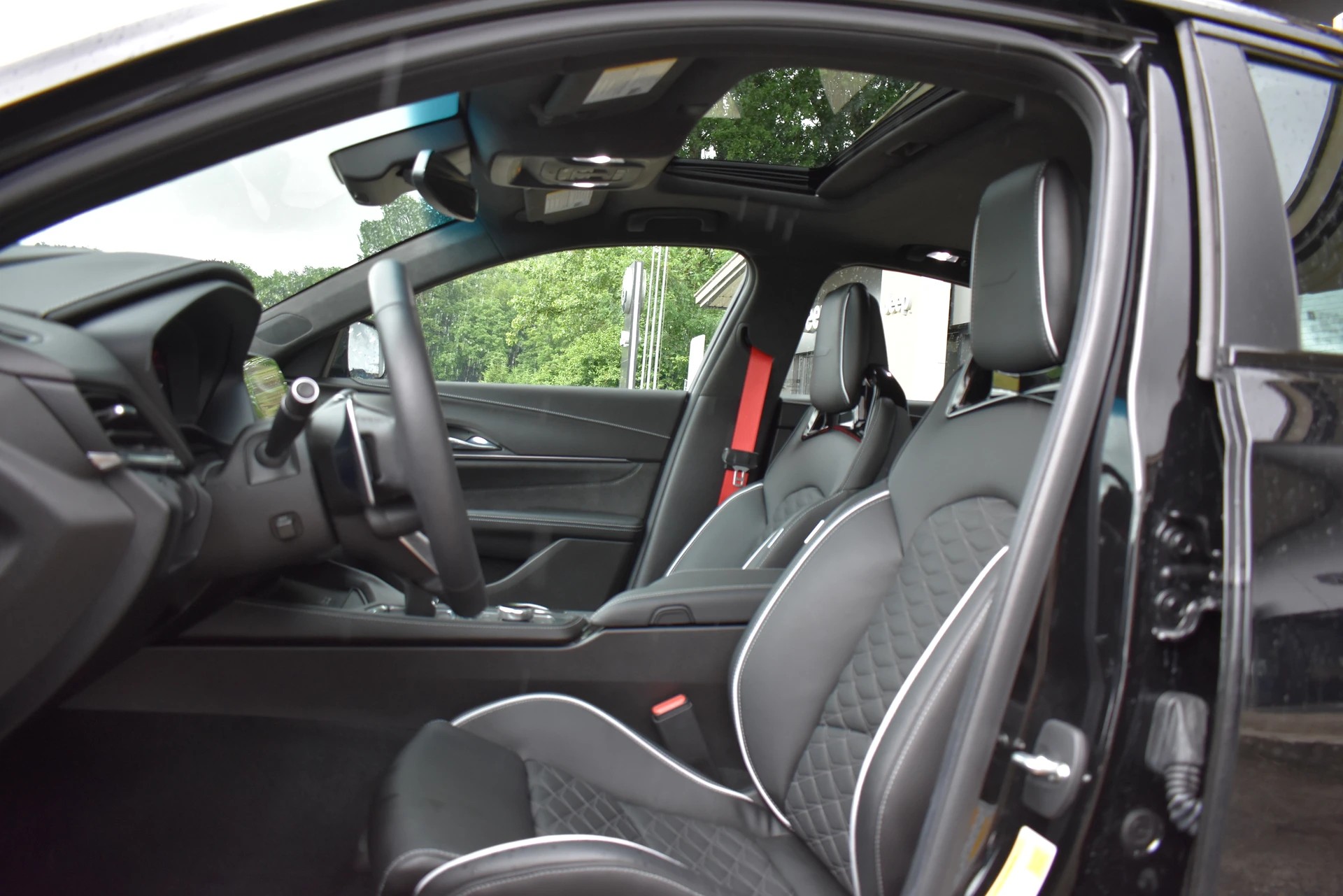 CADILLAC CT4 Blackwing-image-12