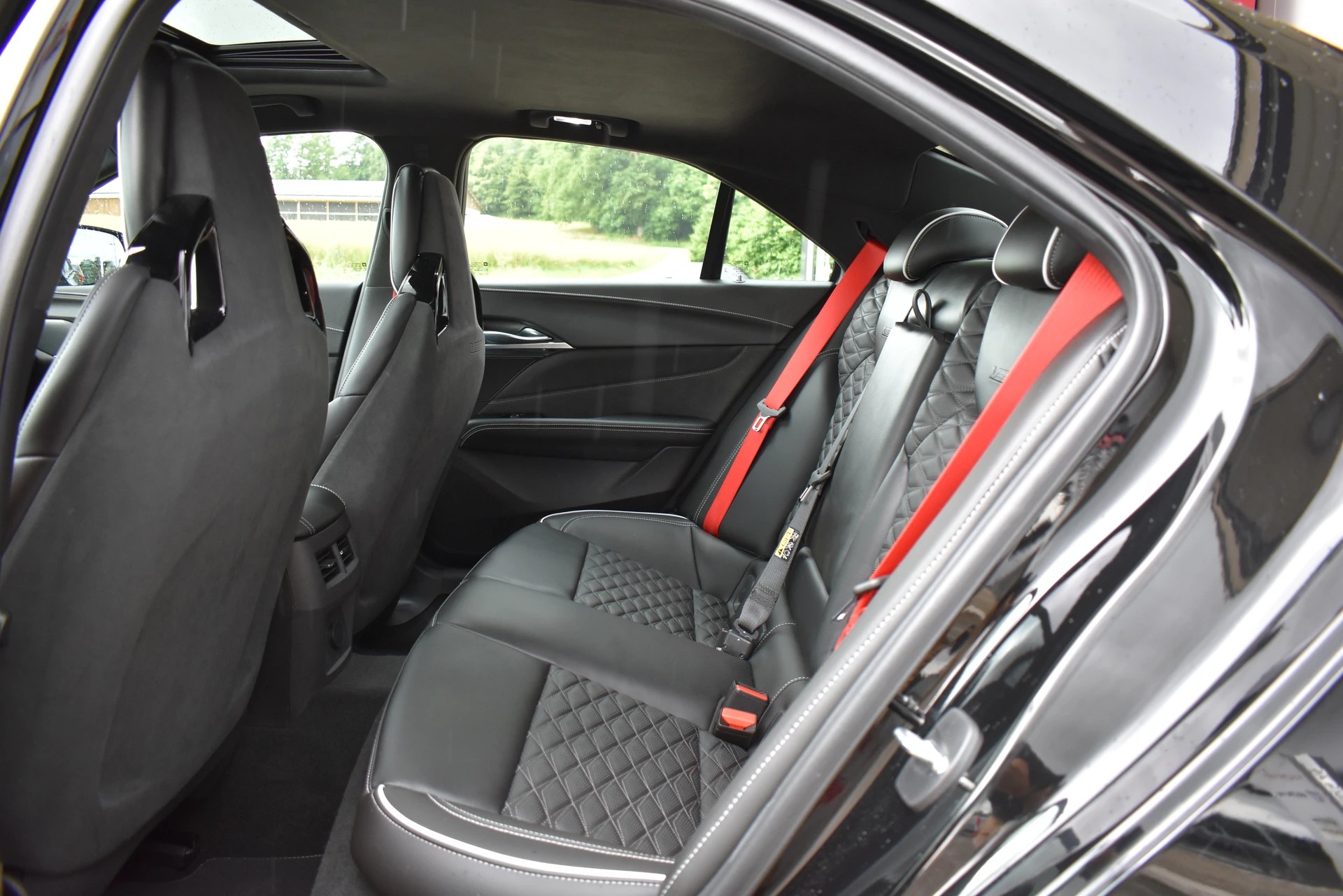 CADILLAC CT4 Blackwing-image-9