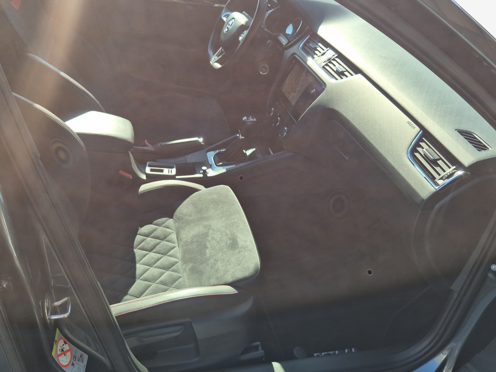 SKODA Octavia Combi 2.0 TSI RS DSG-image-13