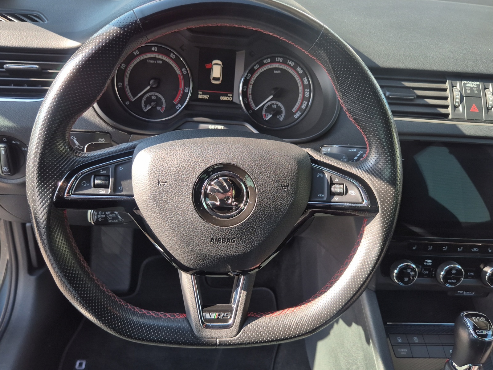 SKODA Octavia Combi 2.0 TSI RS DSG-image-9