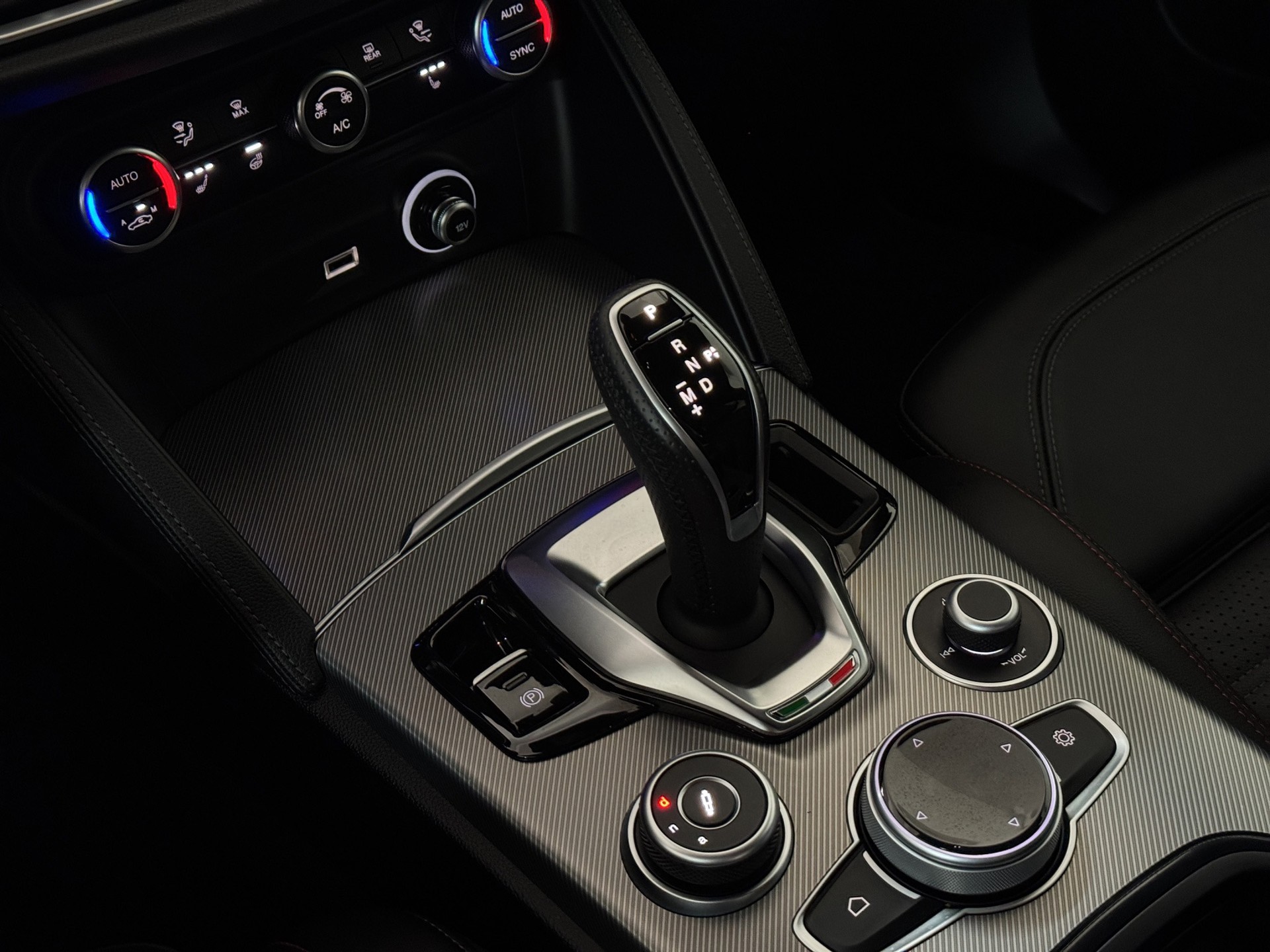 ALFA ROMEO Stelvio 2.0 Competizione Q4 AT8 "Grigio Lunare Opaco-ADAS Pack Plus"-image-15