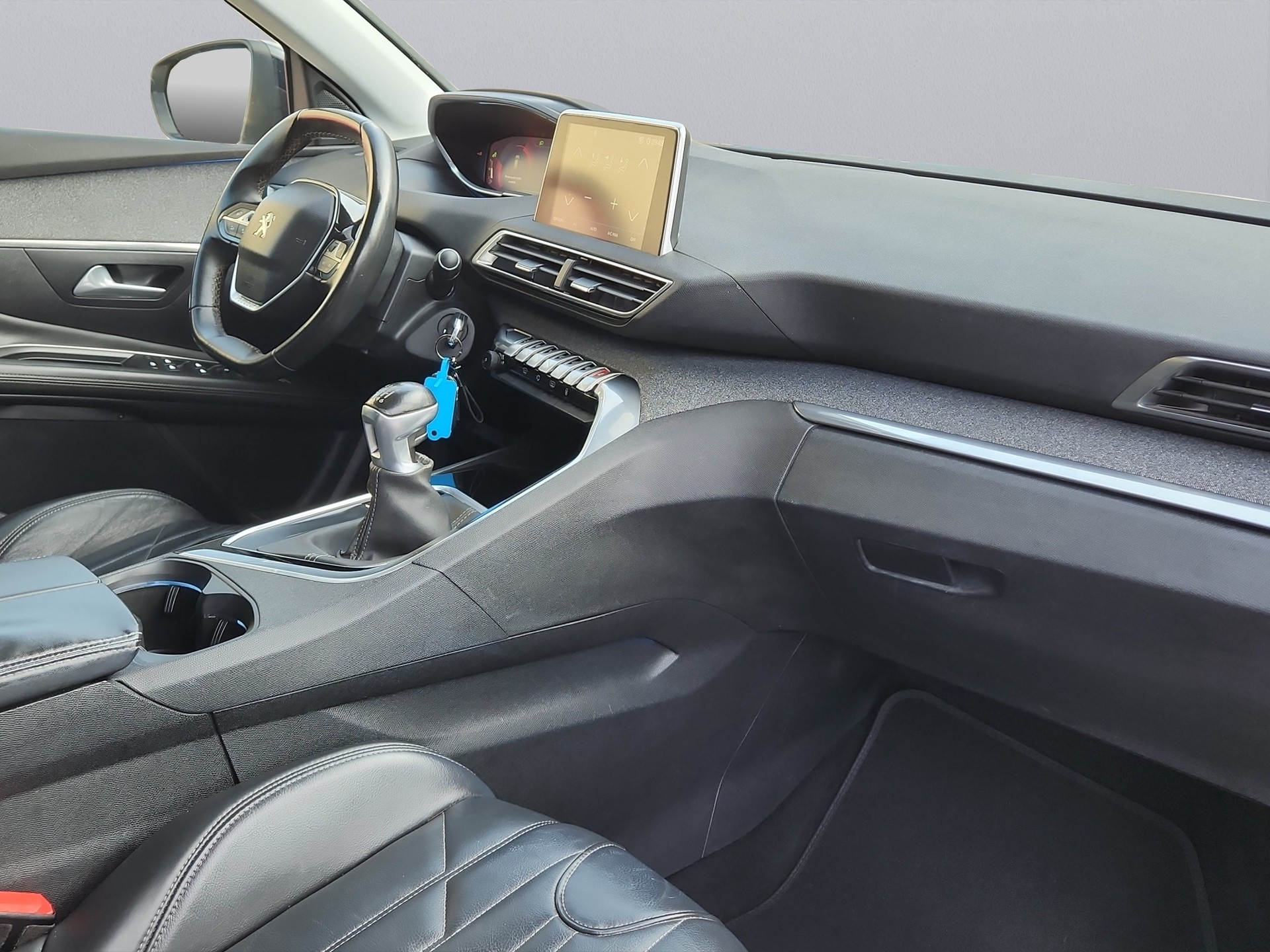 PEUGEOT 3008 1.2 PureTech GT Line-image-13