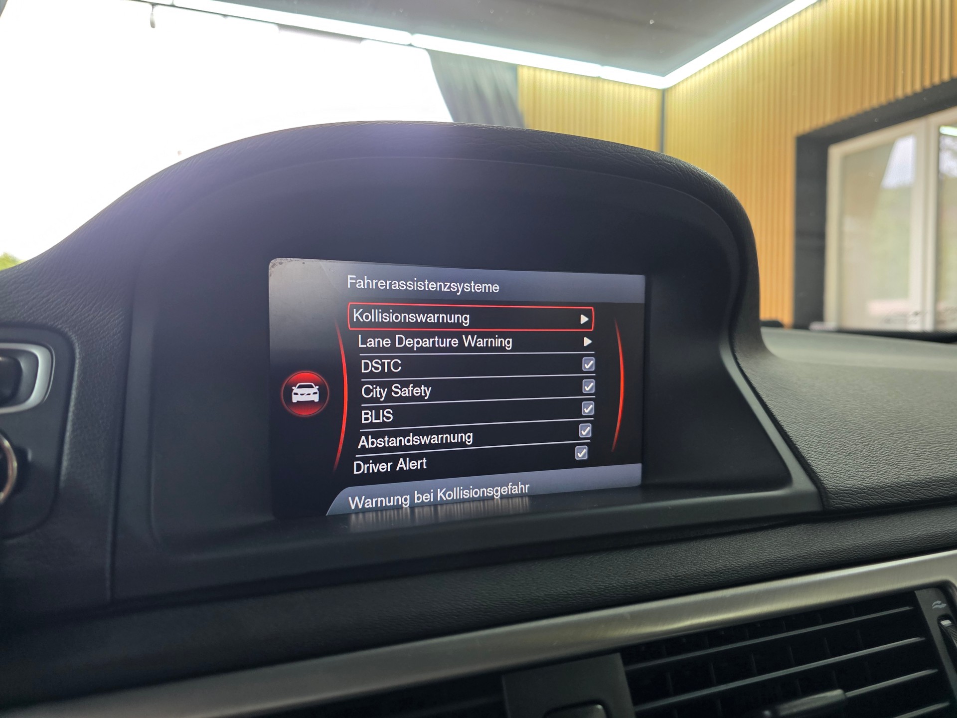 VOLVO V70 D5 AWD Momentum Geartronic-image-15