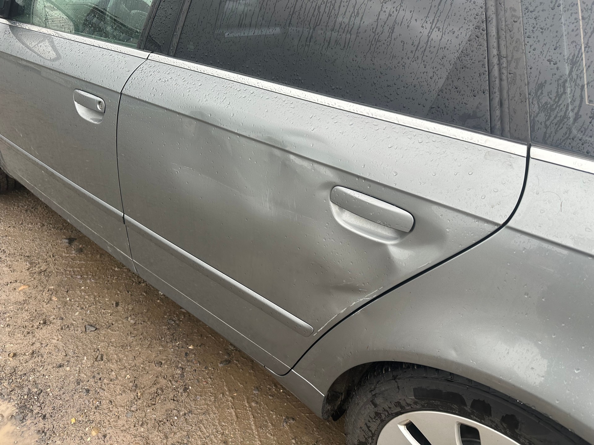 AUDI A4 Avant 3.0 V6 TDI quattro-image-8