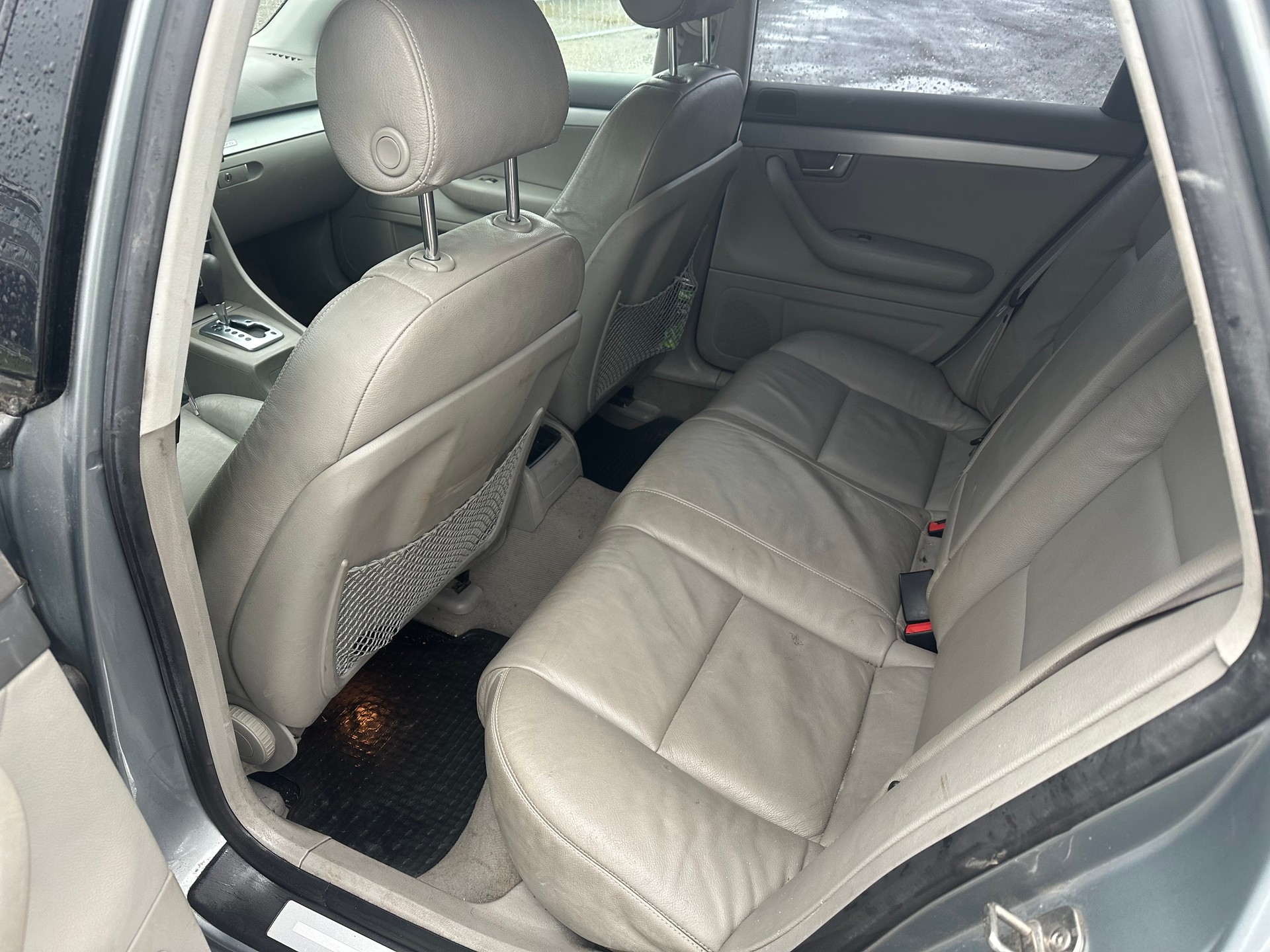 AUDI A4 Avant 3.0 V6 TDI quattro-image-12