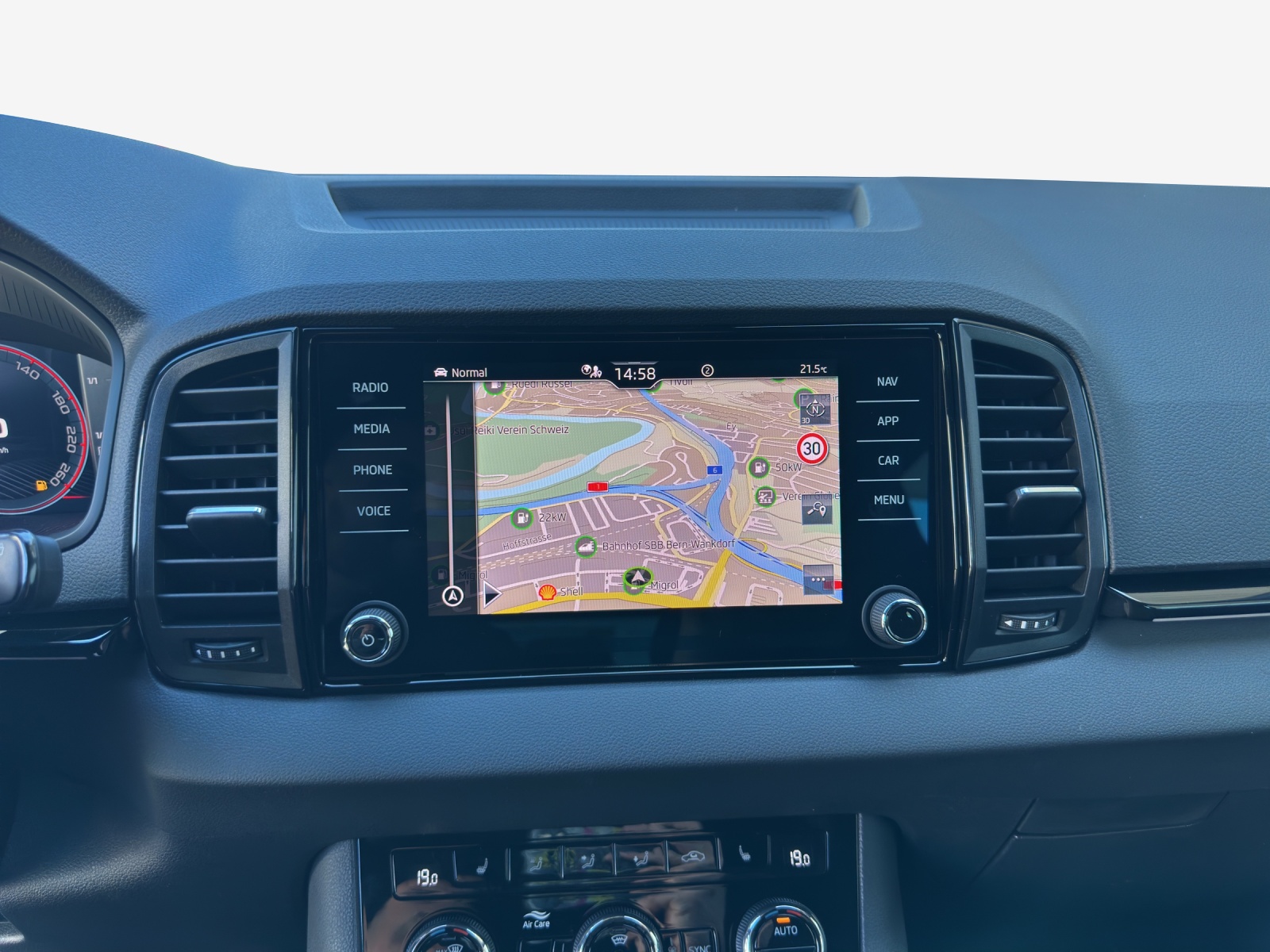 SKODA Karoq 2.0 TSI SportLine 4x4 DSG-image-10