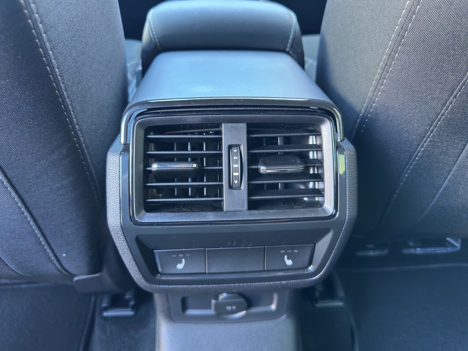 SKODA Karoq 2.0 TSI SportLine 4x4 DSG-image-14