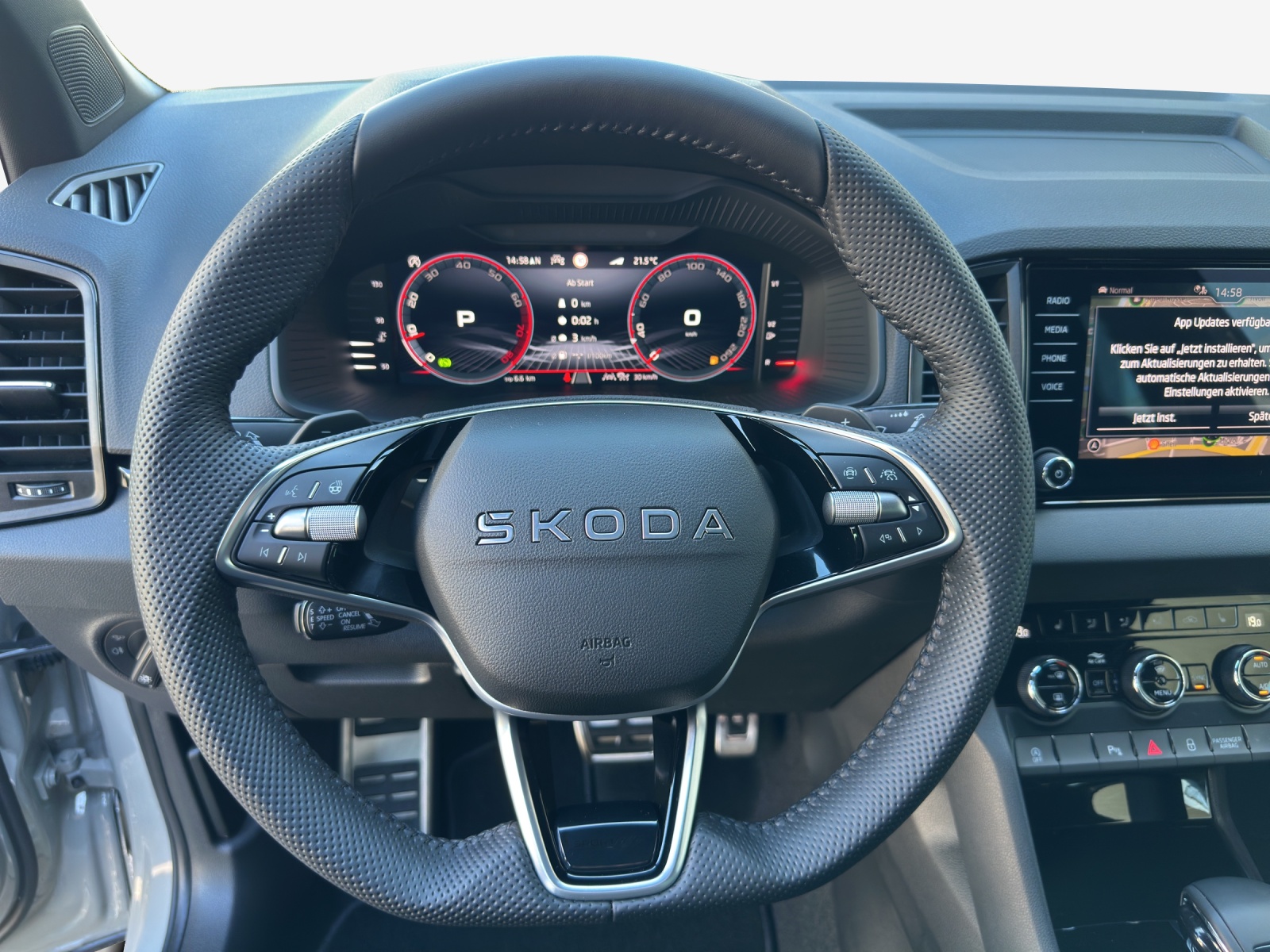 SKODA Karoq 2.0 TSI SportLine 4x4 DSG-image-9