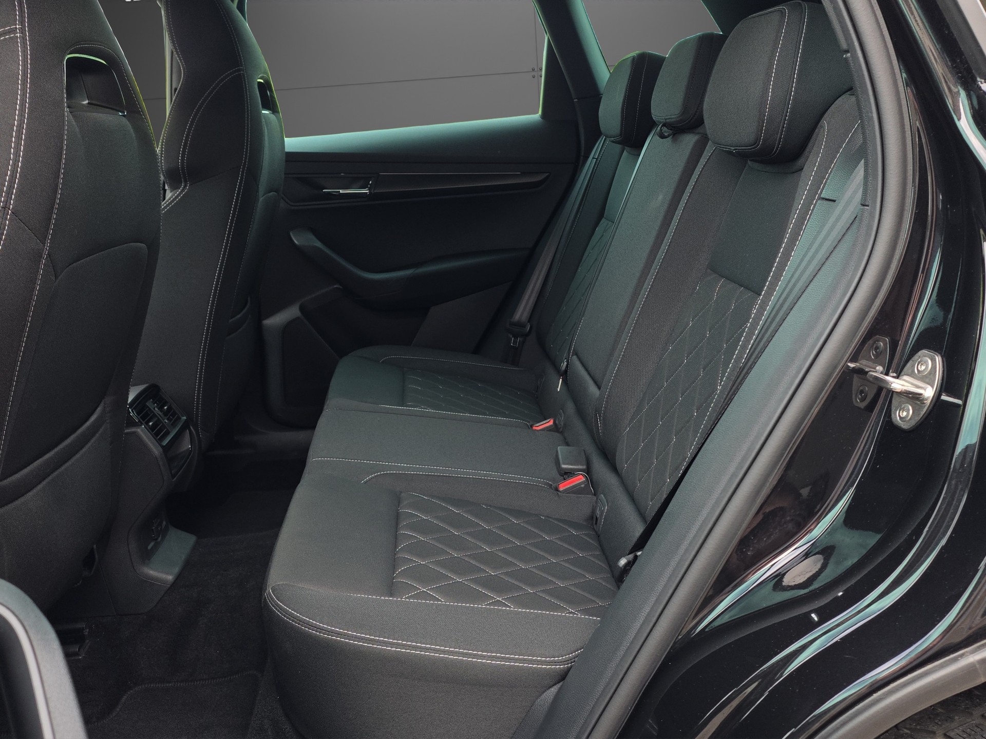 SKODA Karoq 2.0 TDI CR Sport Line 4x4 DSG-image-8
