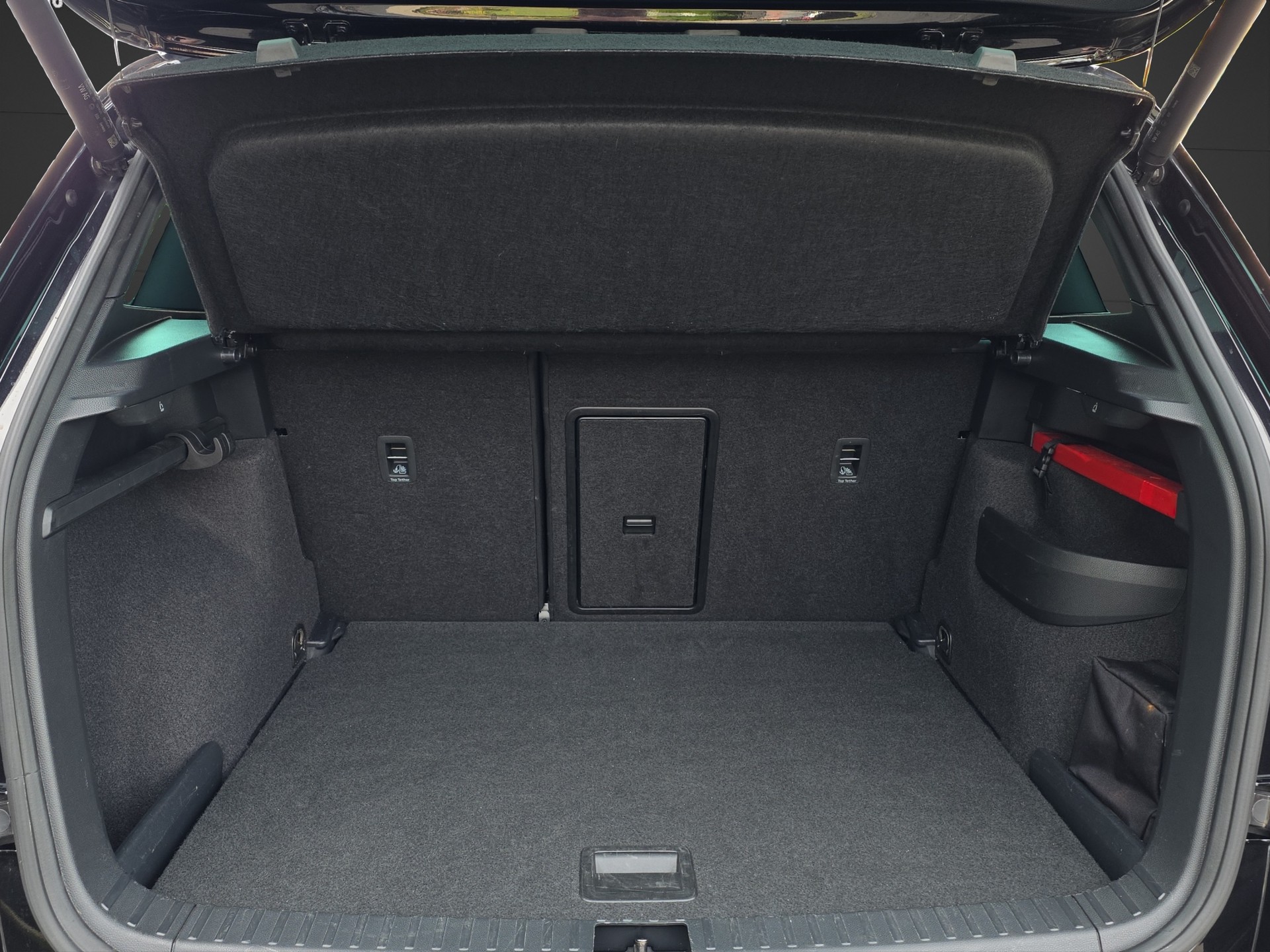 SKODA Karoq 2.0 TDI CR Sport Line 4x4 DSG-image-9