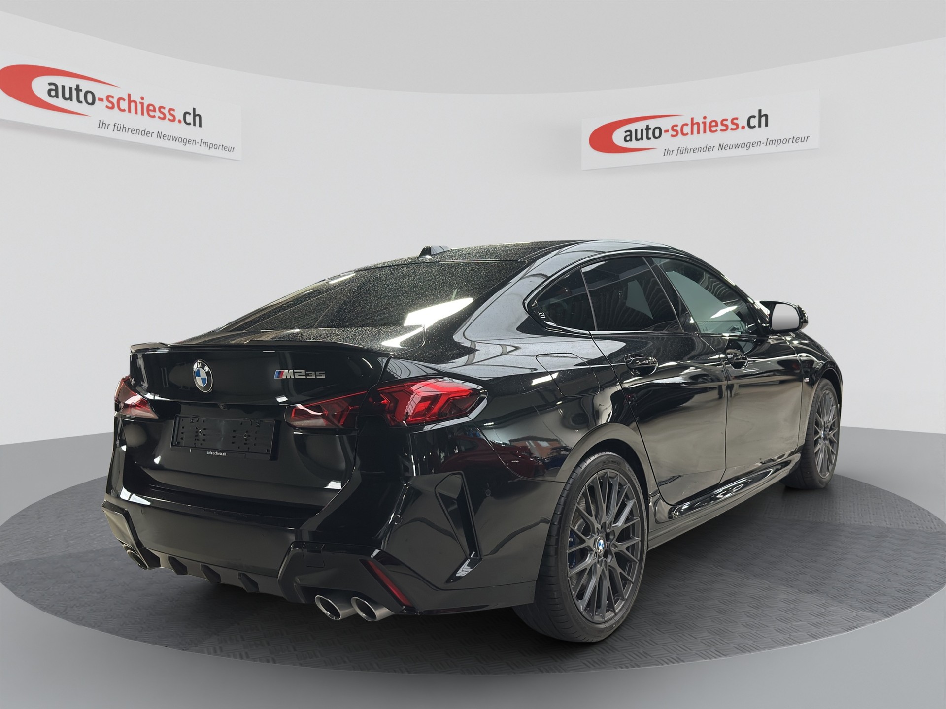 BMW M235i xDrive Gran Coupé Shadow Line-image-4