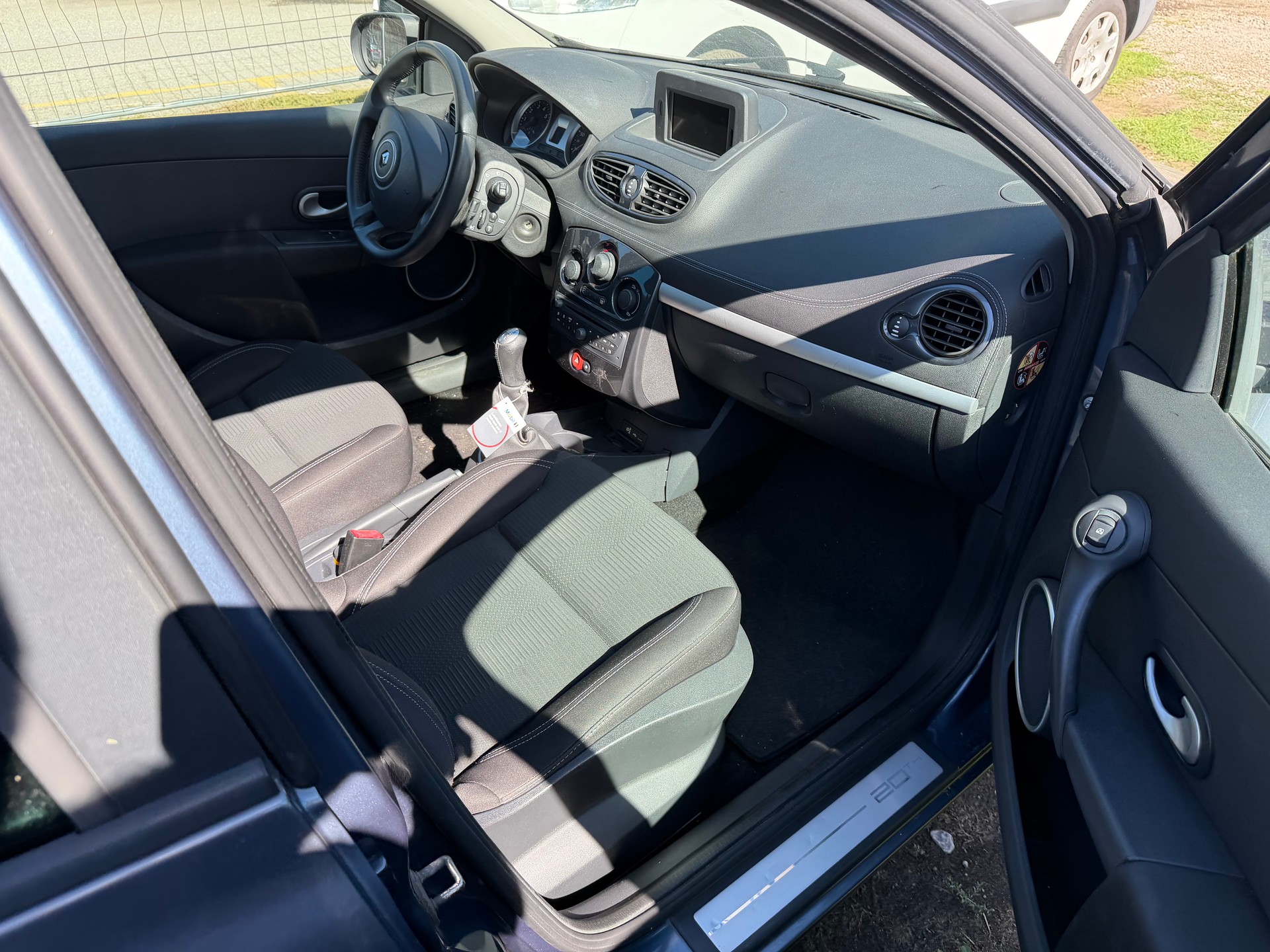 RENAULT Clio Grandtour 1.2 16V Turbo Dynamique-image-12
