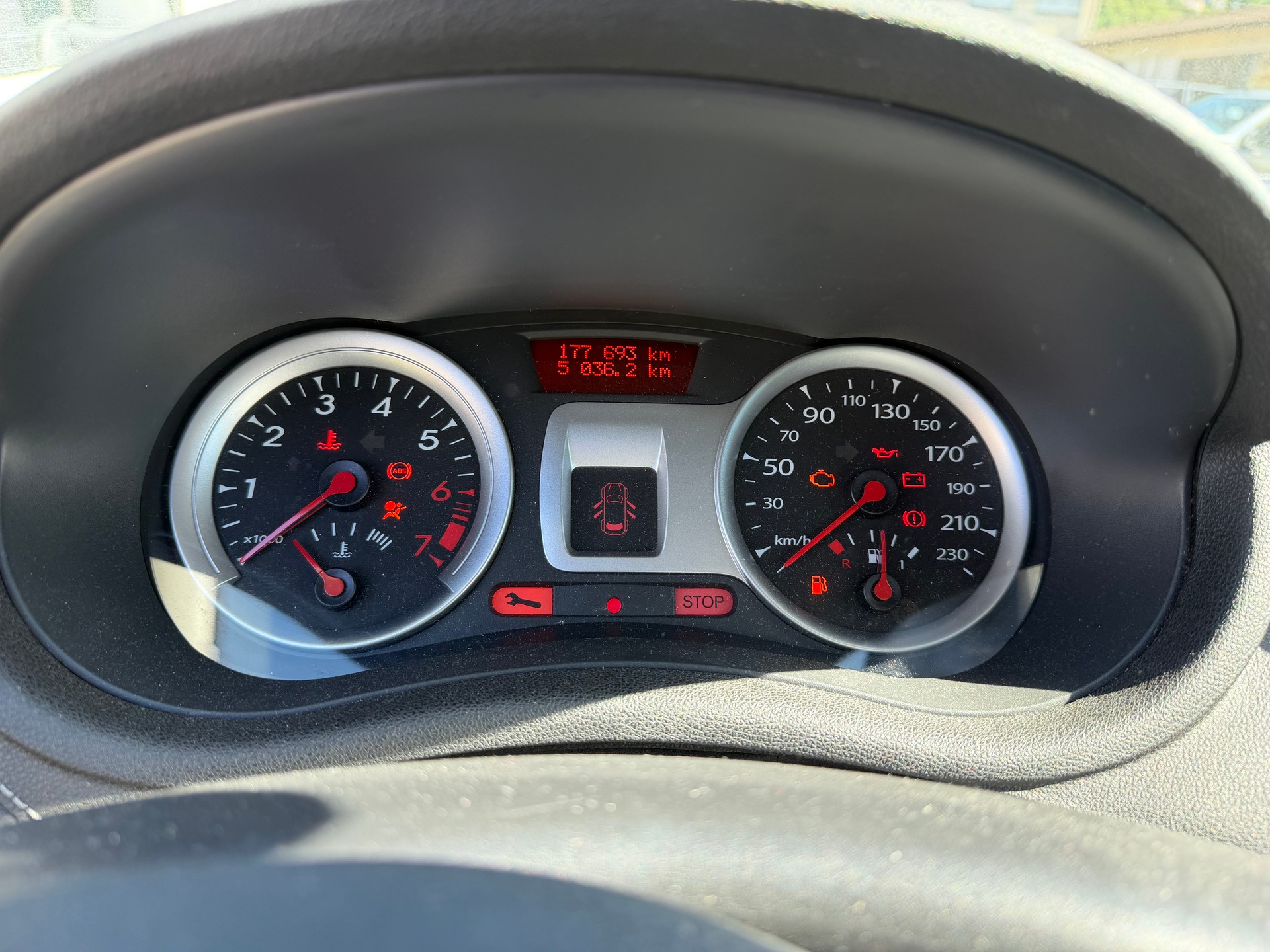 RENAULT Clio Grandtour 1.2 16V Turbo Dynamique-image-13