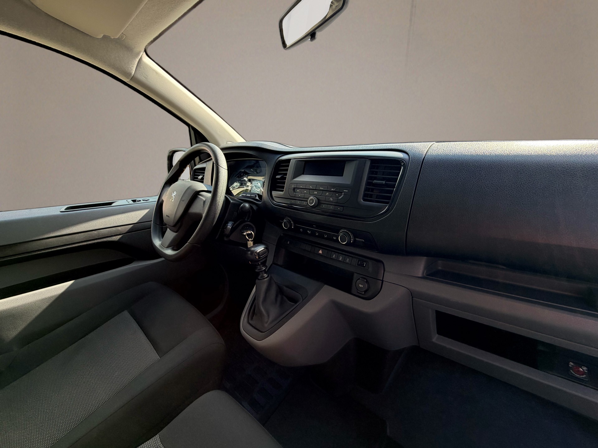 PEUGEOT Expert 1.5 BlueHDi 120 Standard-image-9
