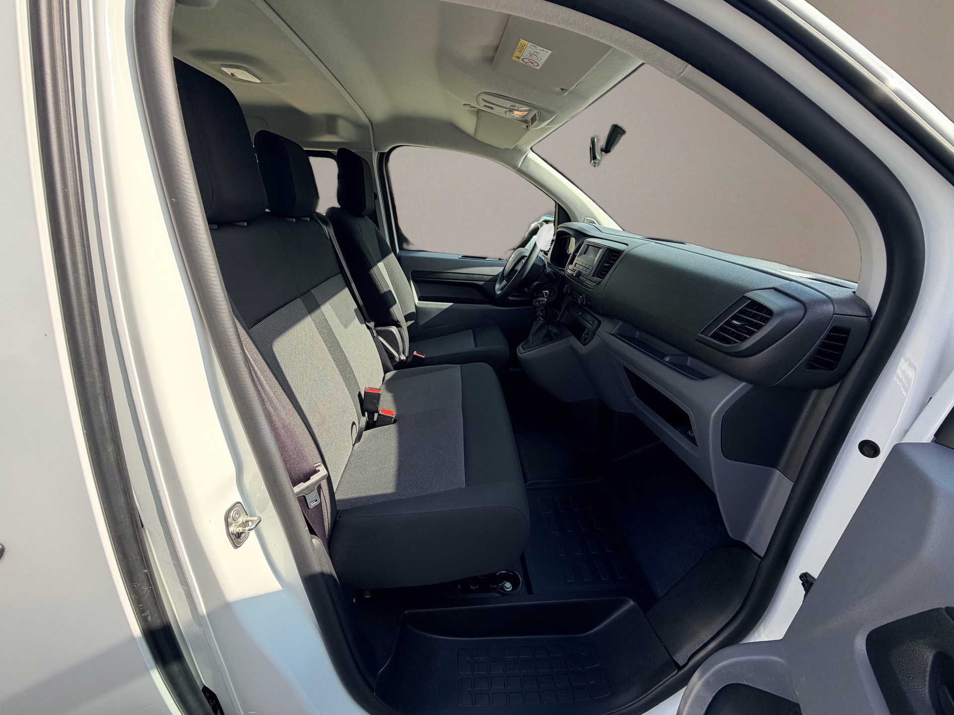PEUGEOT Expert 1.5 BlueHDi 120 Standard-image-8