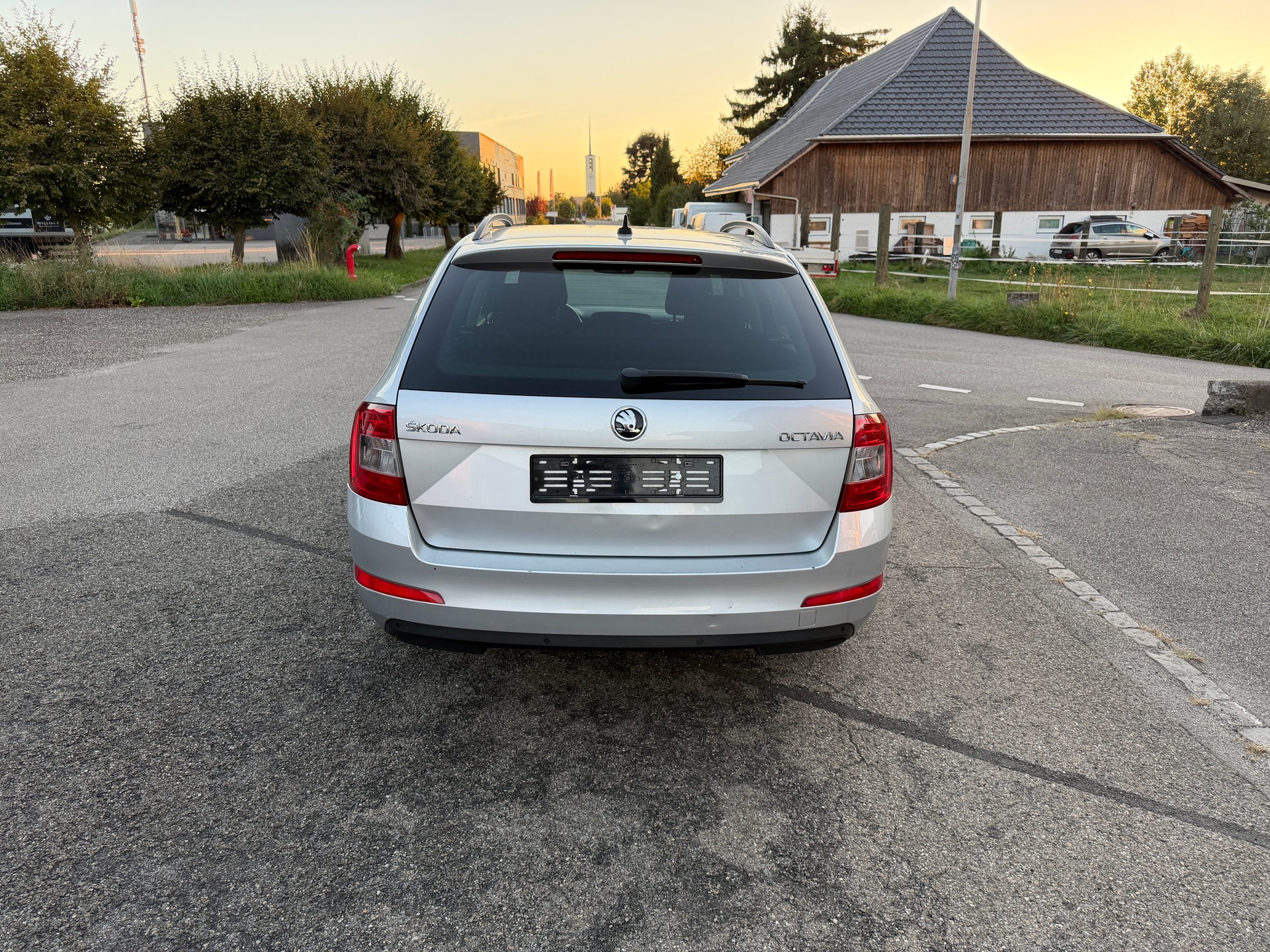 SKODA Octavia Combi 1.6 TDI Style DSG-image-3