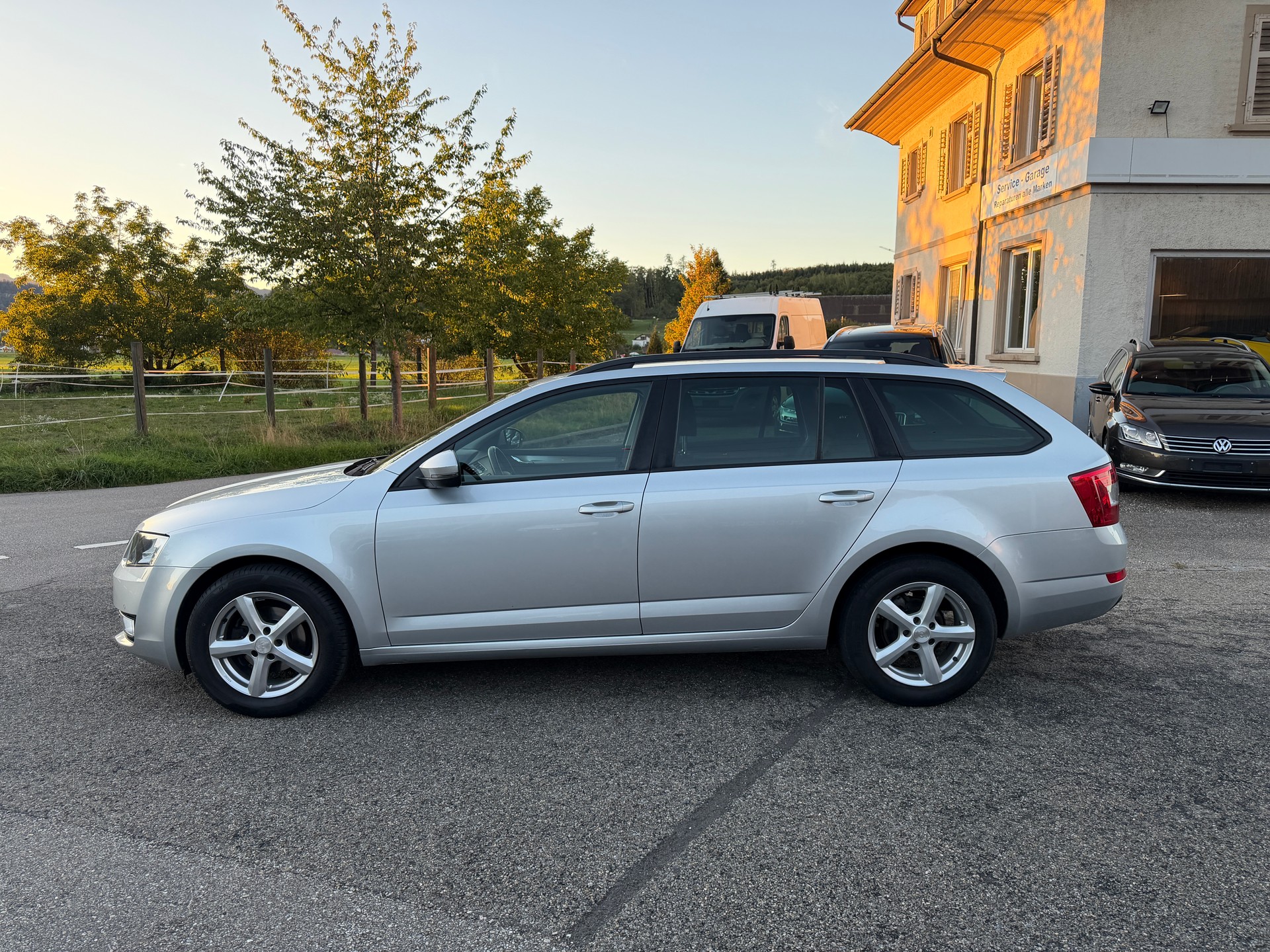 SKODA Octavia Combi 1.6 TDI Style DSG-image-1
