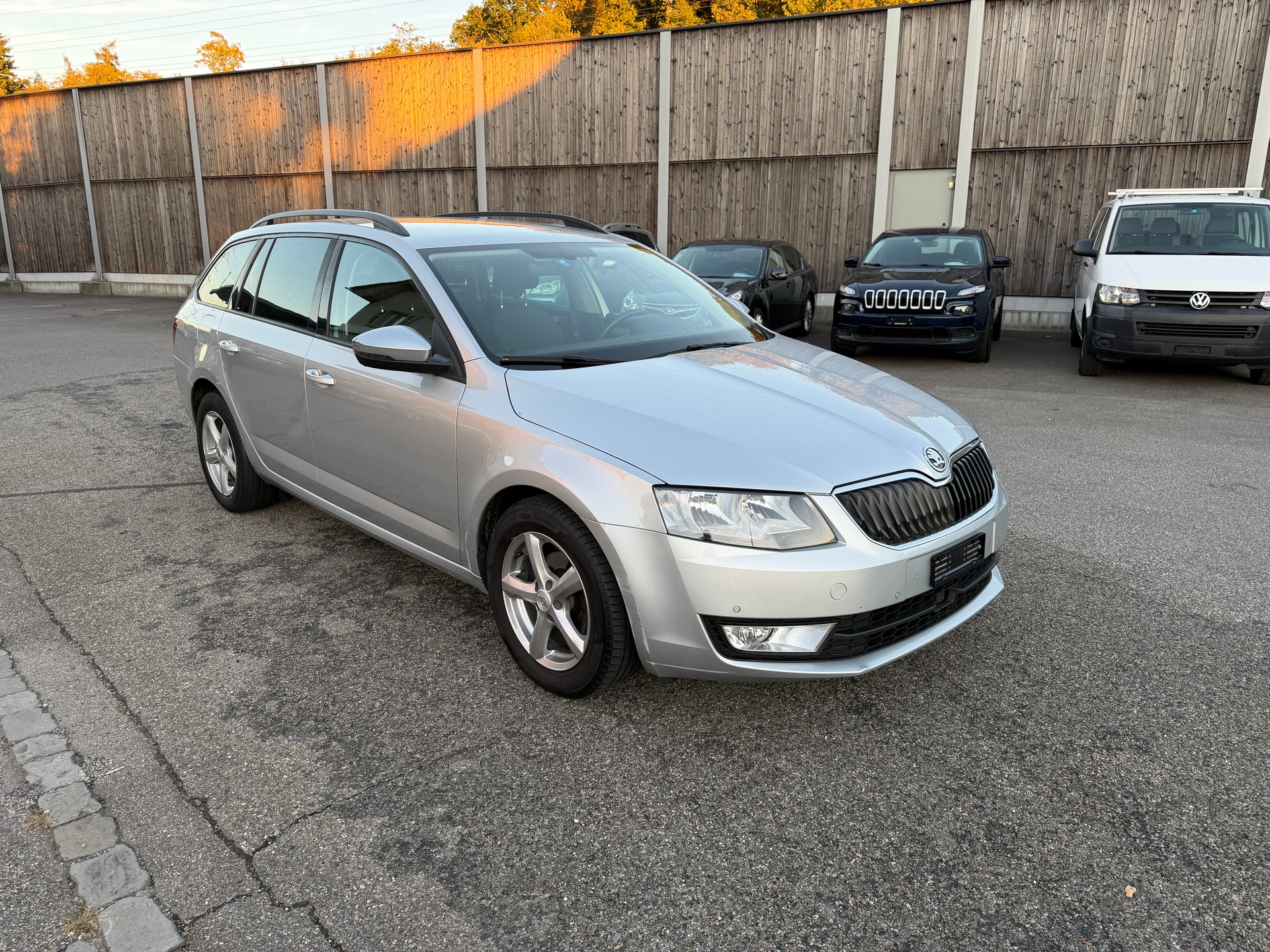 SKODA Octavia Combi 1.6 TDI Style DSG-image-6