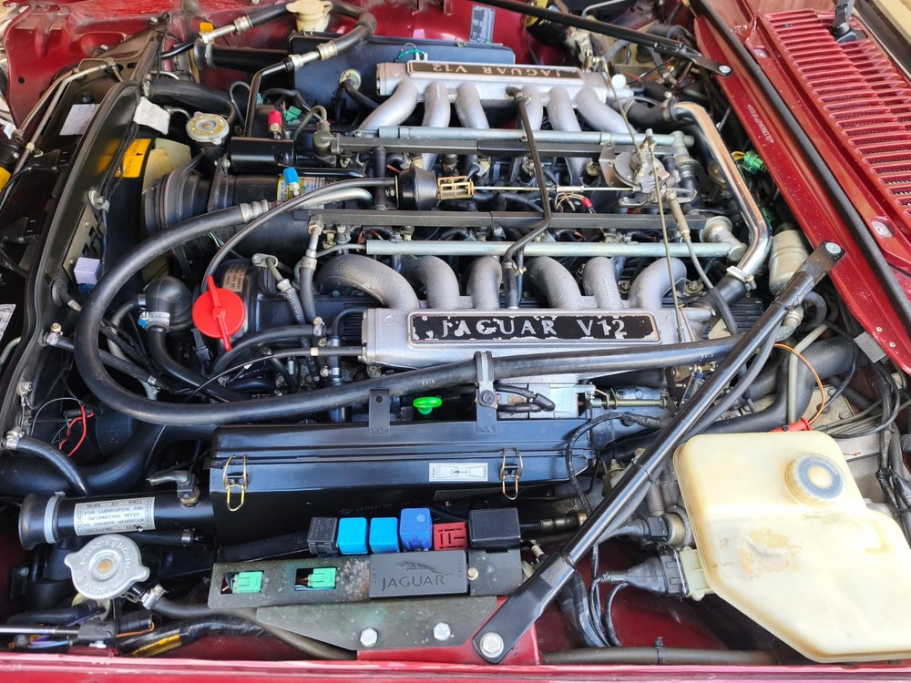 JAGUAR XJS 5.3 V12 Convertible-image-12