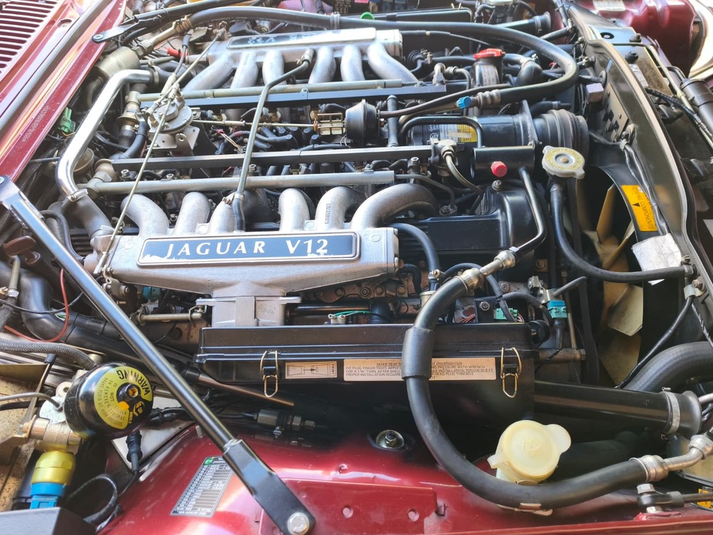 JAGUAR XJS 5.3 V12 Convertible-image-11