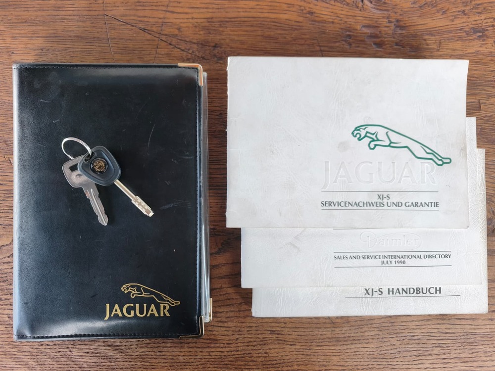 JAGUAR XJS 5.3 V12 Convertible-image-15