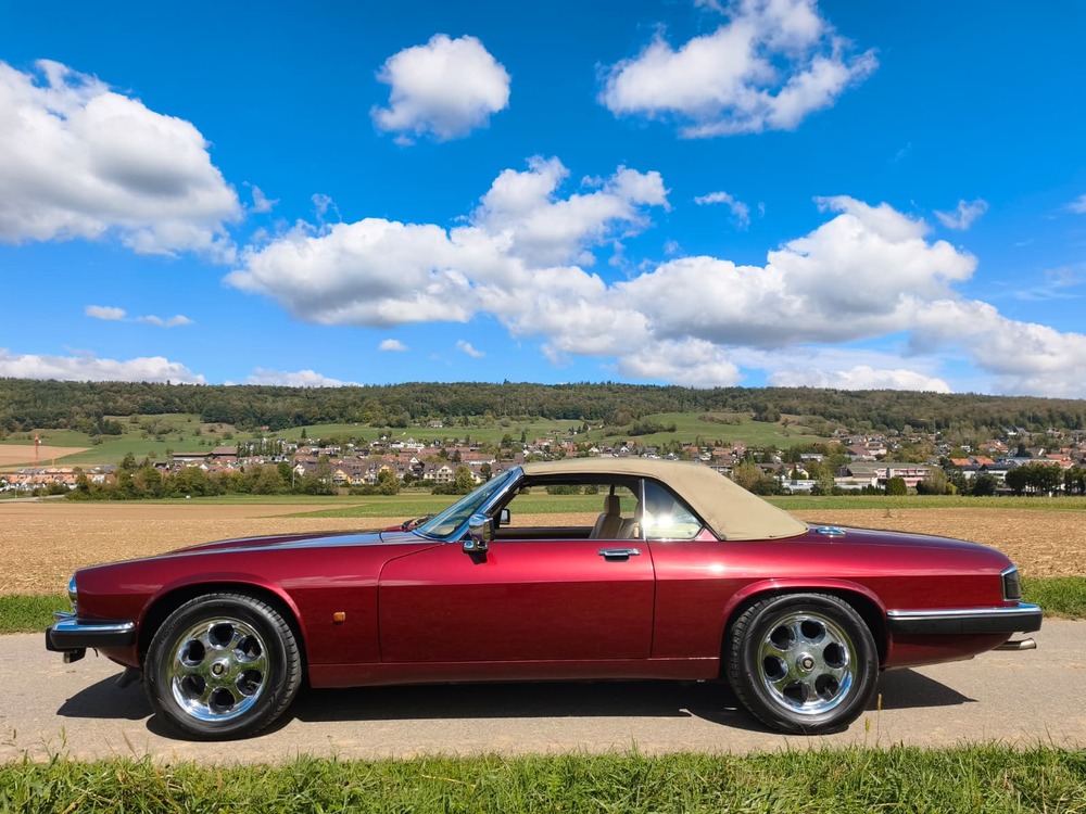 JAGUAR XJS 5.3 V12 Convertible-image-3