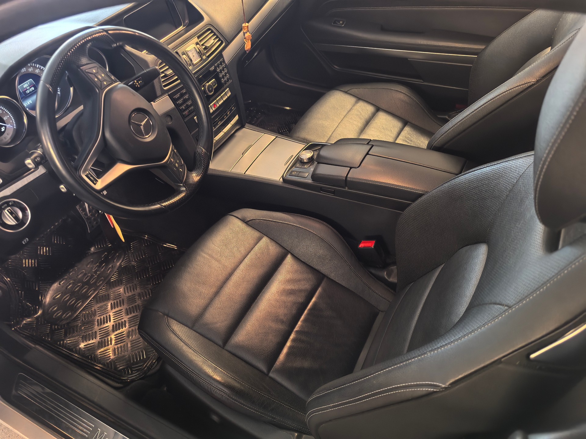MERCEDES-BENZ E 350 4Matic 7G Tronic-image-5