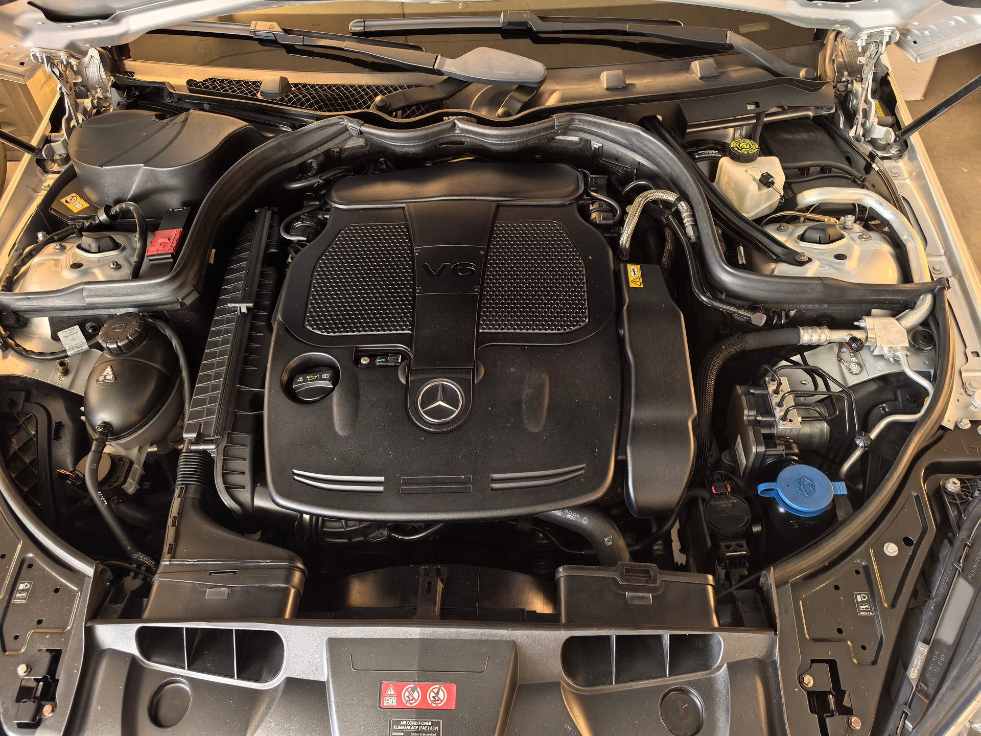 MERCEDES-BENZ E 350 4Matic 7G Tronic-image-4
