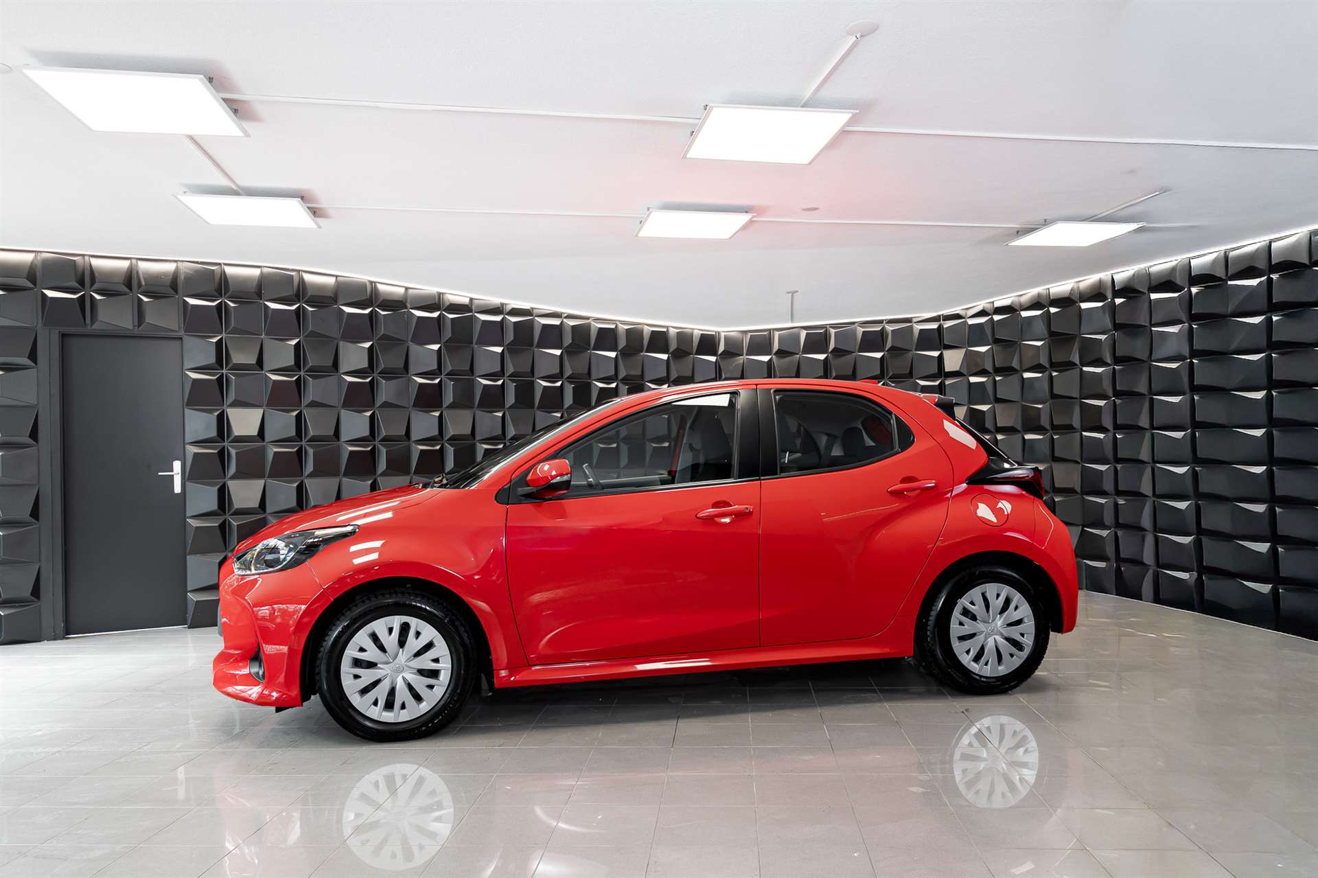 TOYOTA Yaris 1.5 Style e-CVT-image-1