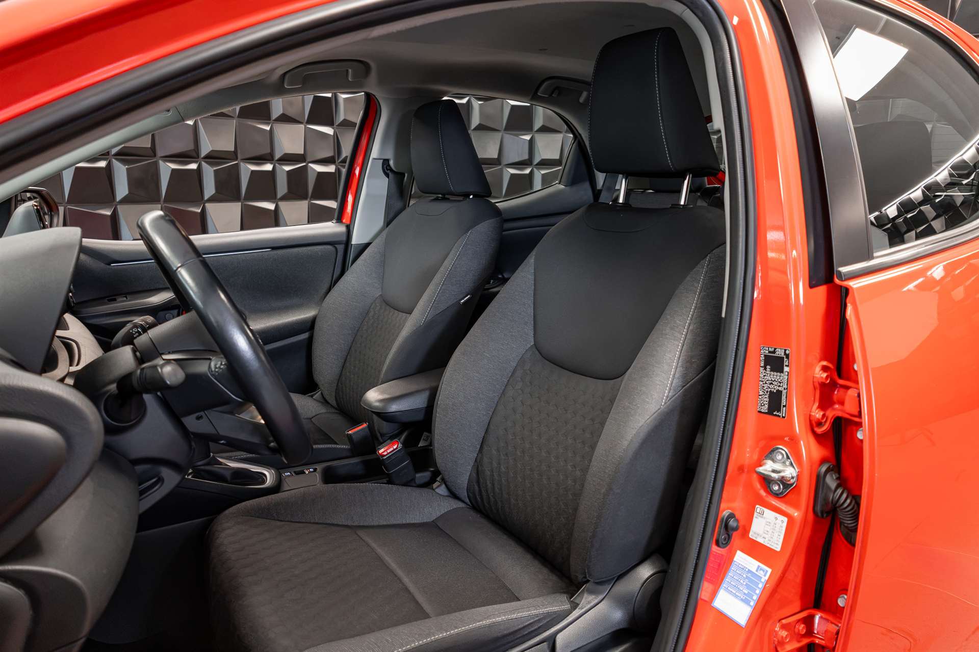 TOYOTA Yaris 1.5 Style e-CVT-image-11