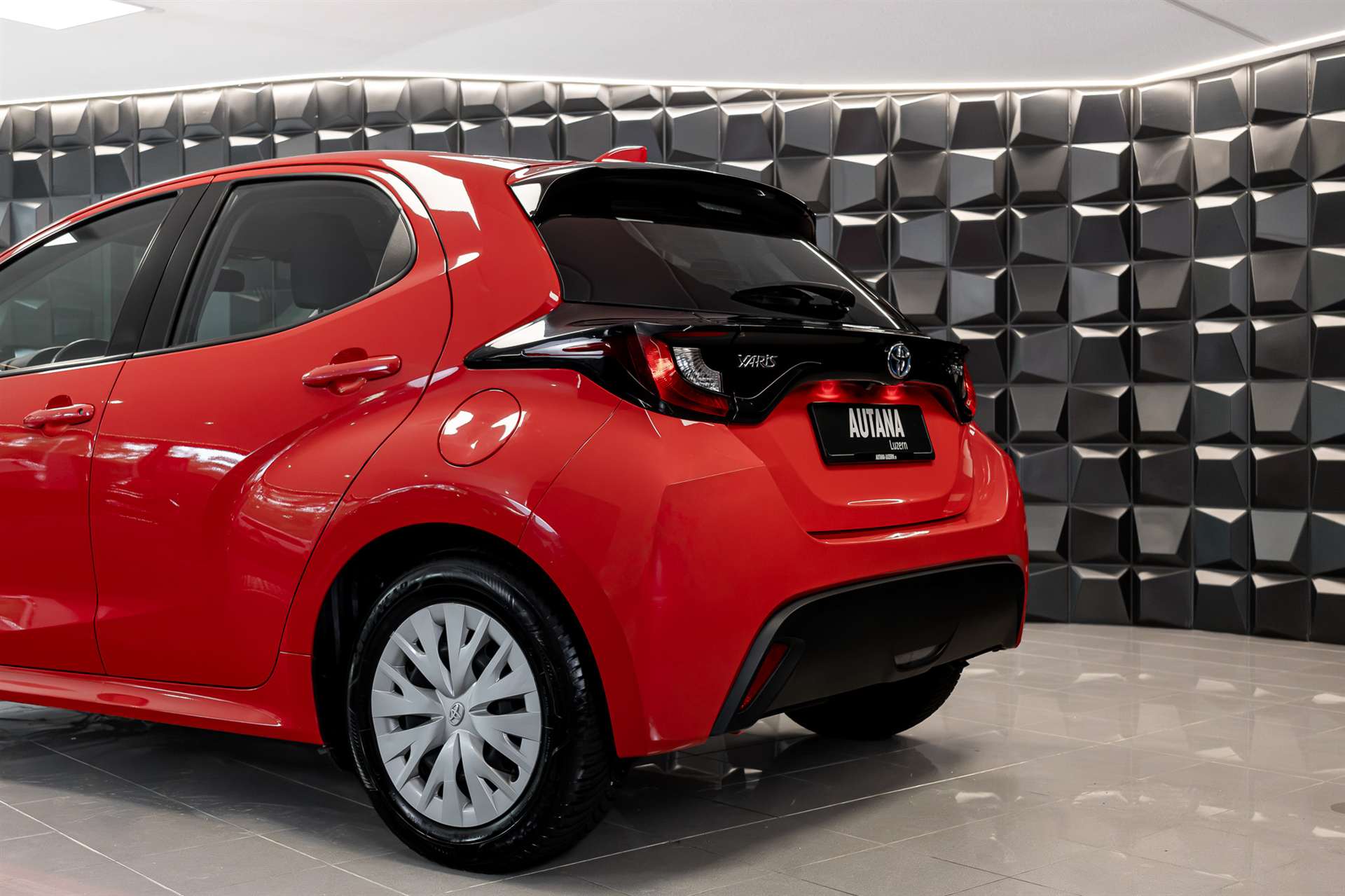 TOYOTA Yaris 1.5 Style e-CVT-image-25