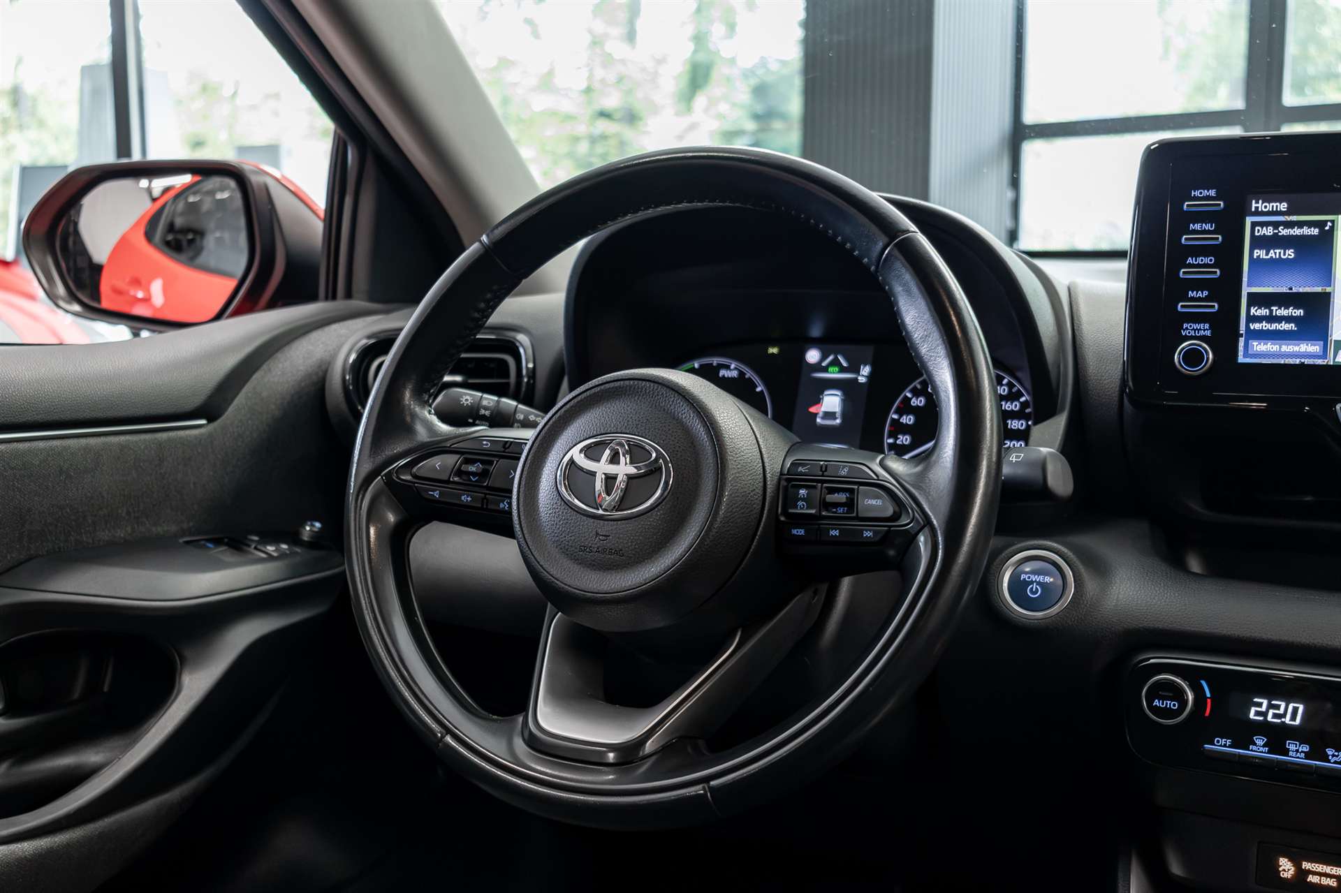 TOYOTA Yaris 1.5 Style e-CVT-image-6