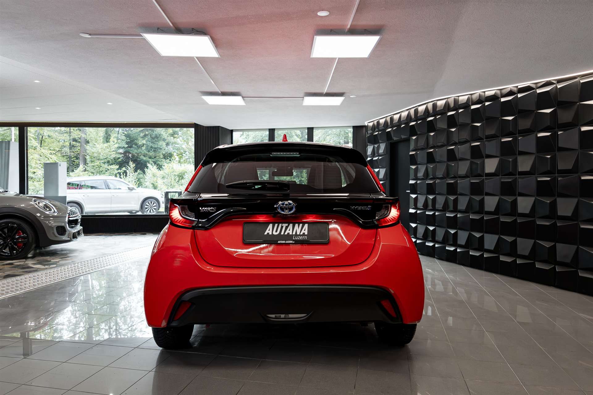TOYOTA Yaris 1.5 Style e-CVT-image-4