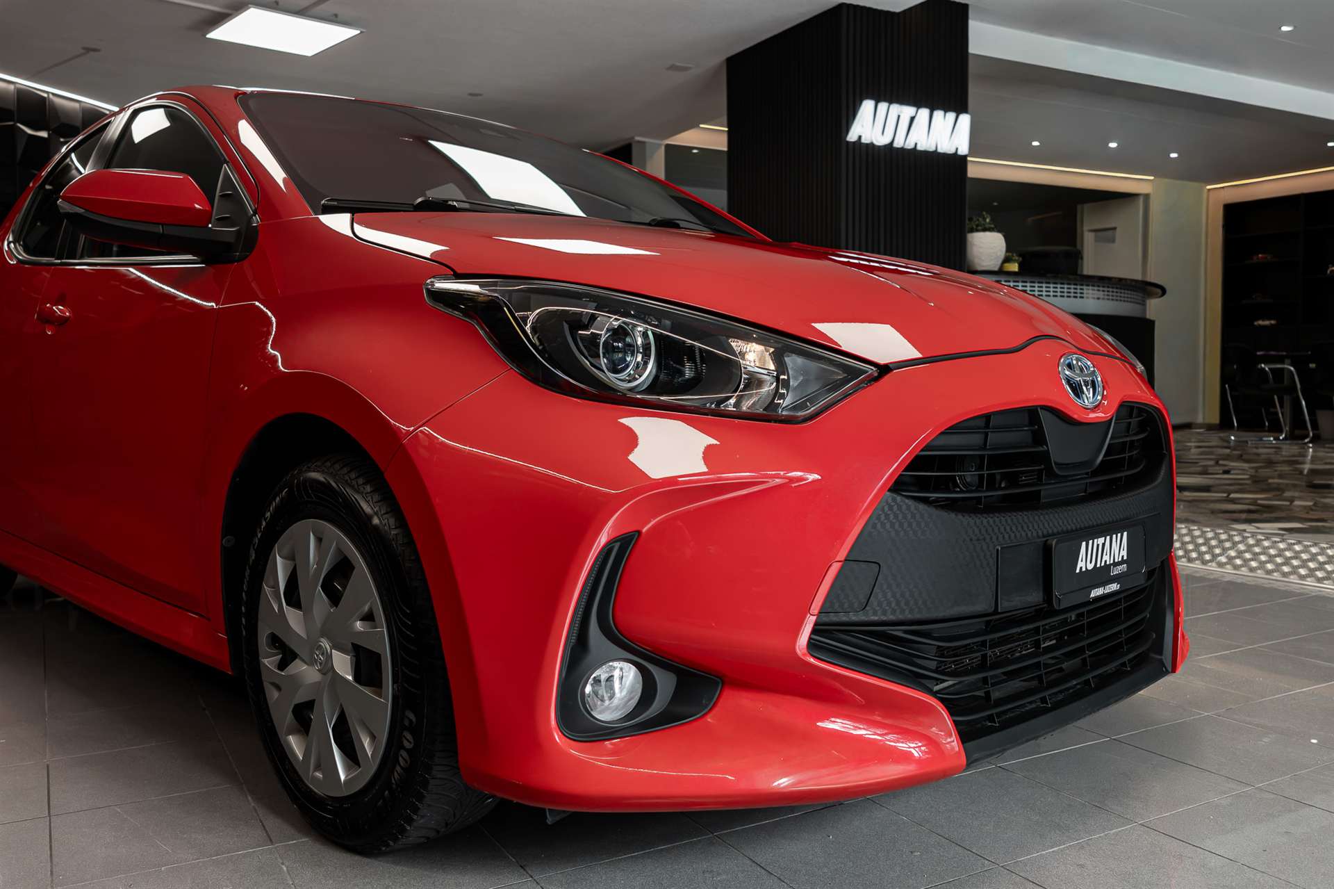 TOYOTA Yaris 1.5 Style e-CVT-image-23