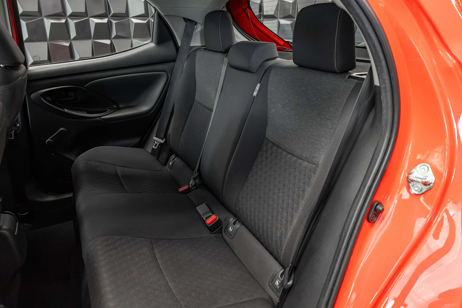 TOYOTA Yaris 1.5 Style e-CVT-image-19