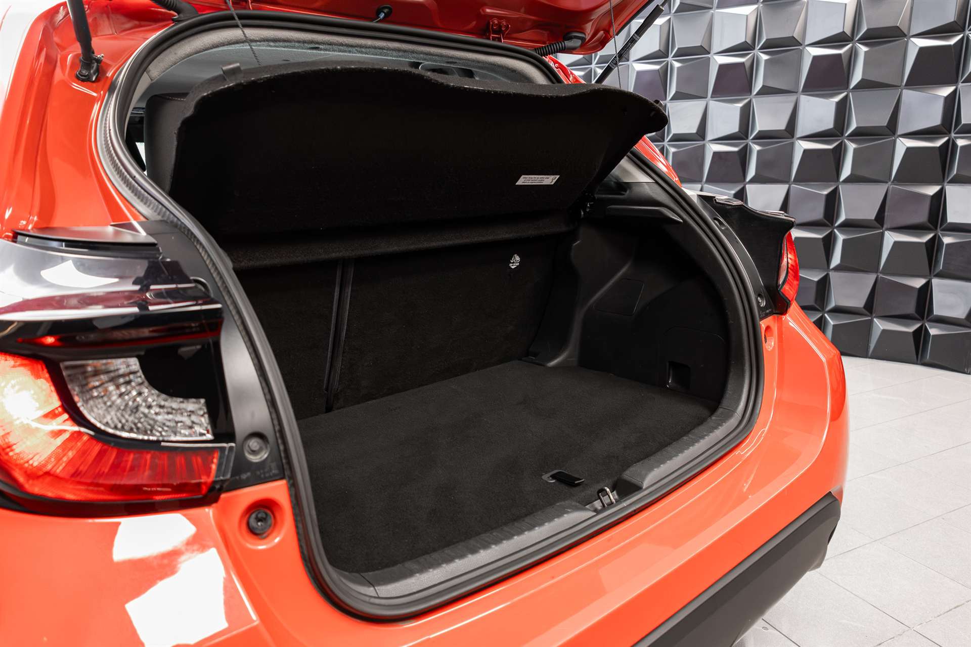 TOYOTA Yaris 1.5 Style e-CVT-image-21