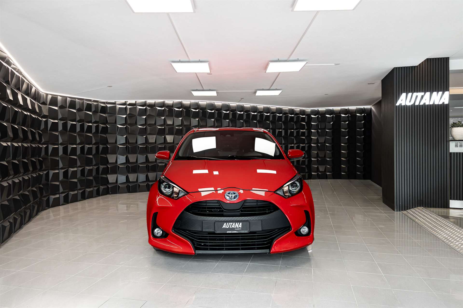 TOYOTA Yaris 1.5 Style e-CVT-image-3