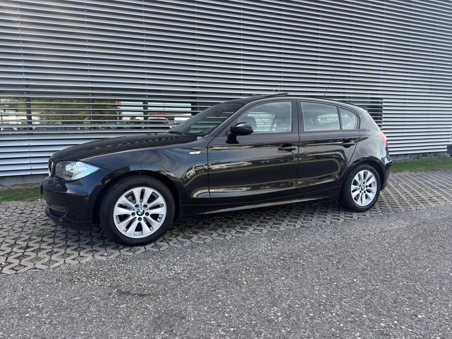 BMW 118d Access Steptronic-image-7