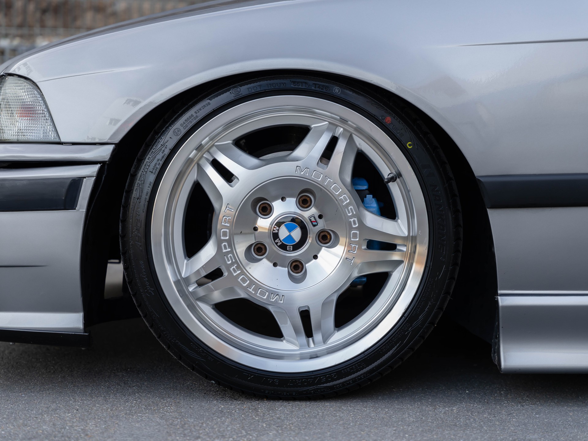 BMW 318i Cabrio INDIVIDUAL M-Paket-image-5