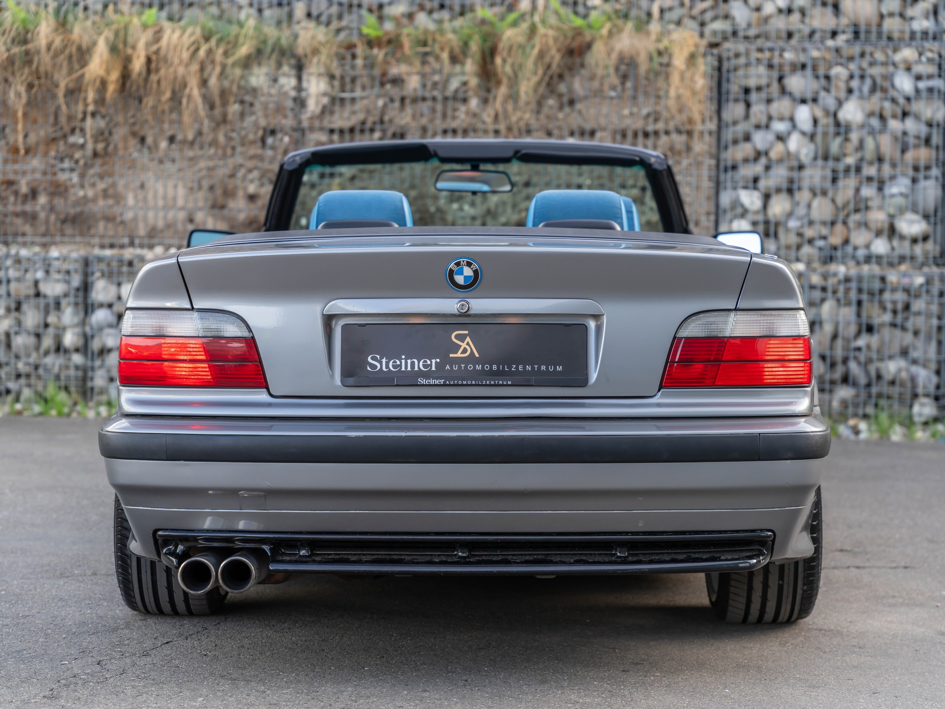 BMW 318i Cabrio INDIVIDUAL M-Paket-image-9