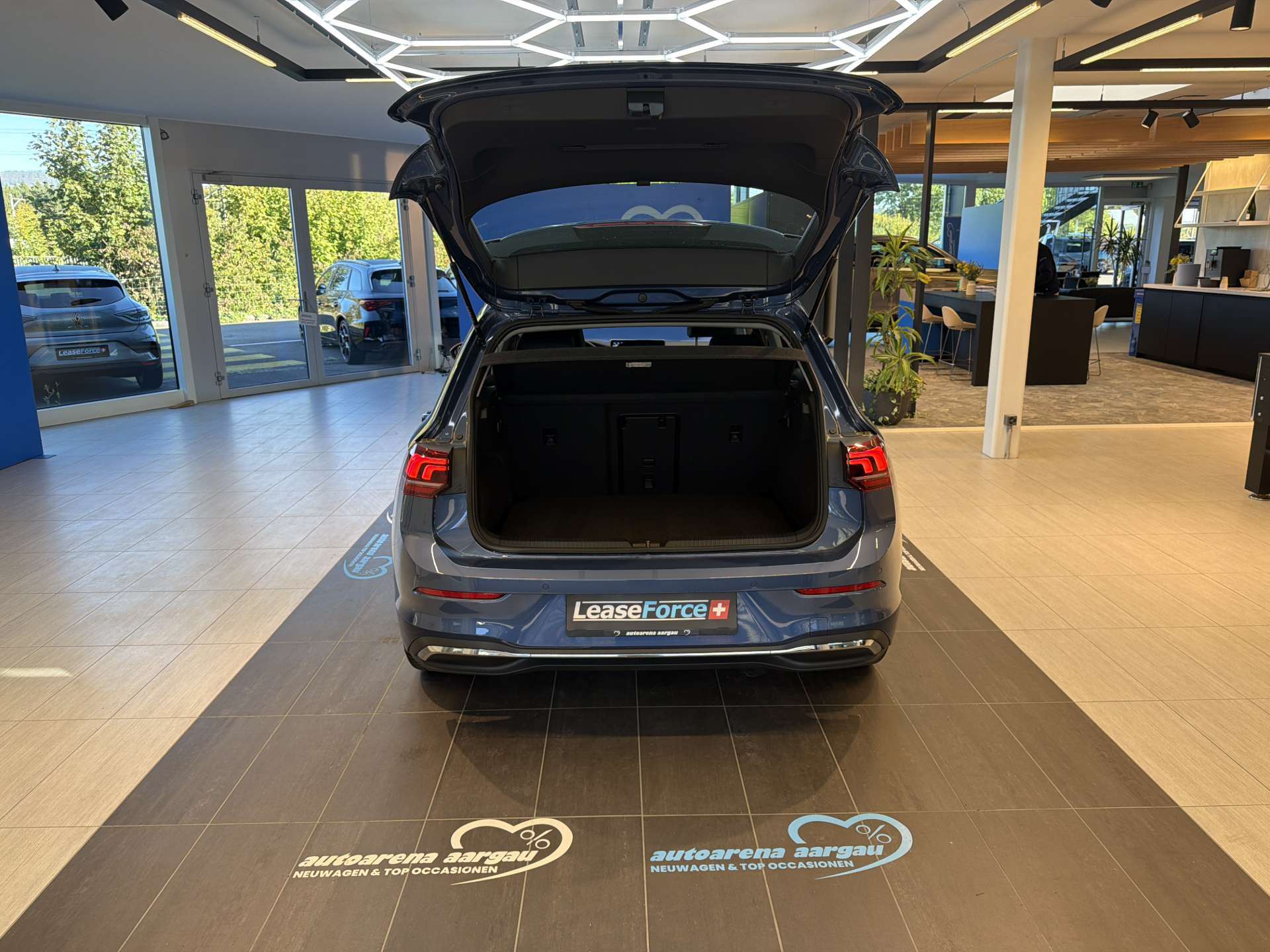 VW Golf 2.0 TDi Style DSG-Automat-image-7
