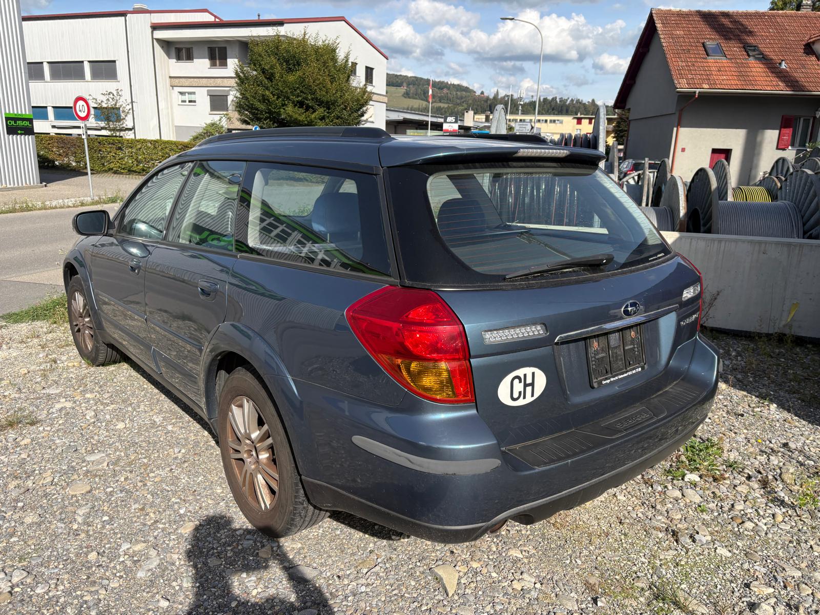 SUBARU Outback 2.5i AWD-image-3