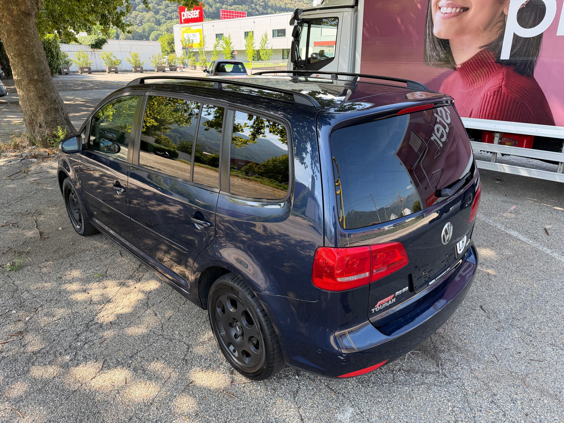 VW Touran 1.6 TDI Trendline DSG-image-3