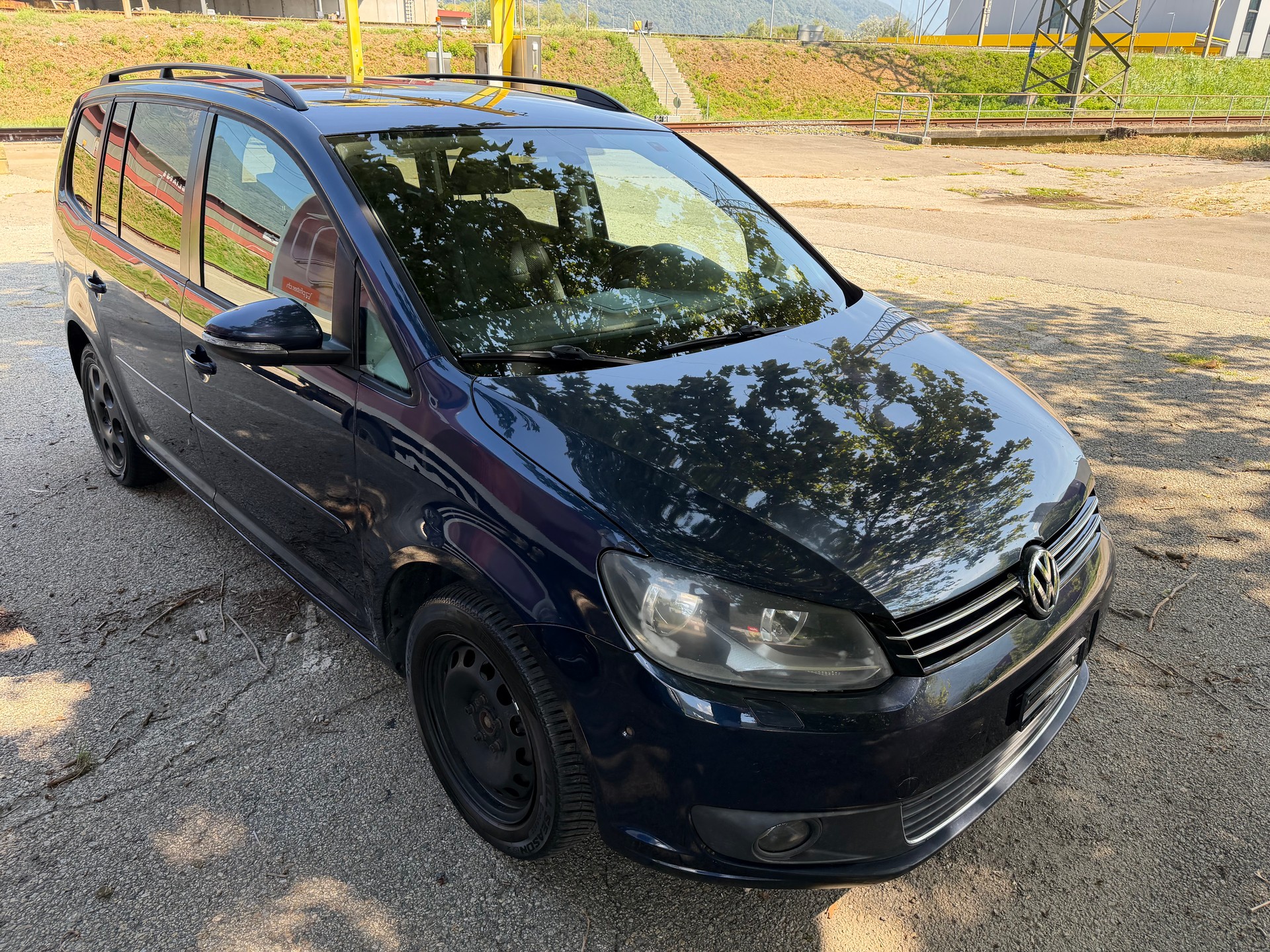 VW Touran 1.6 TDI Trendline DSG-image-0